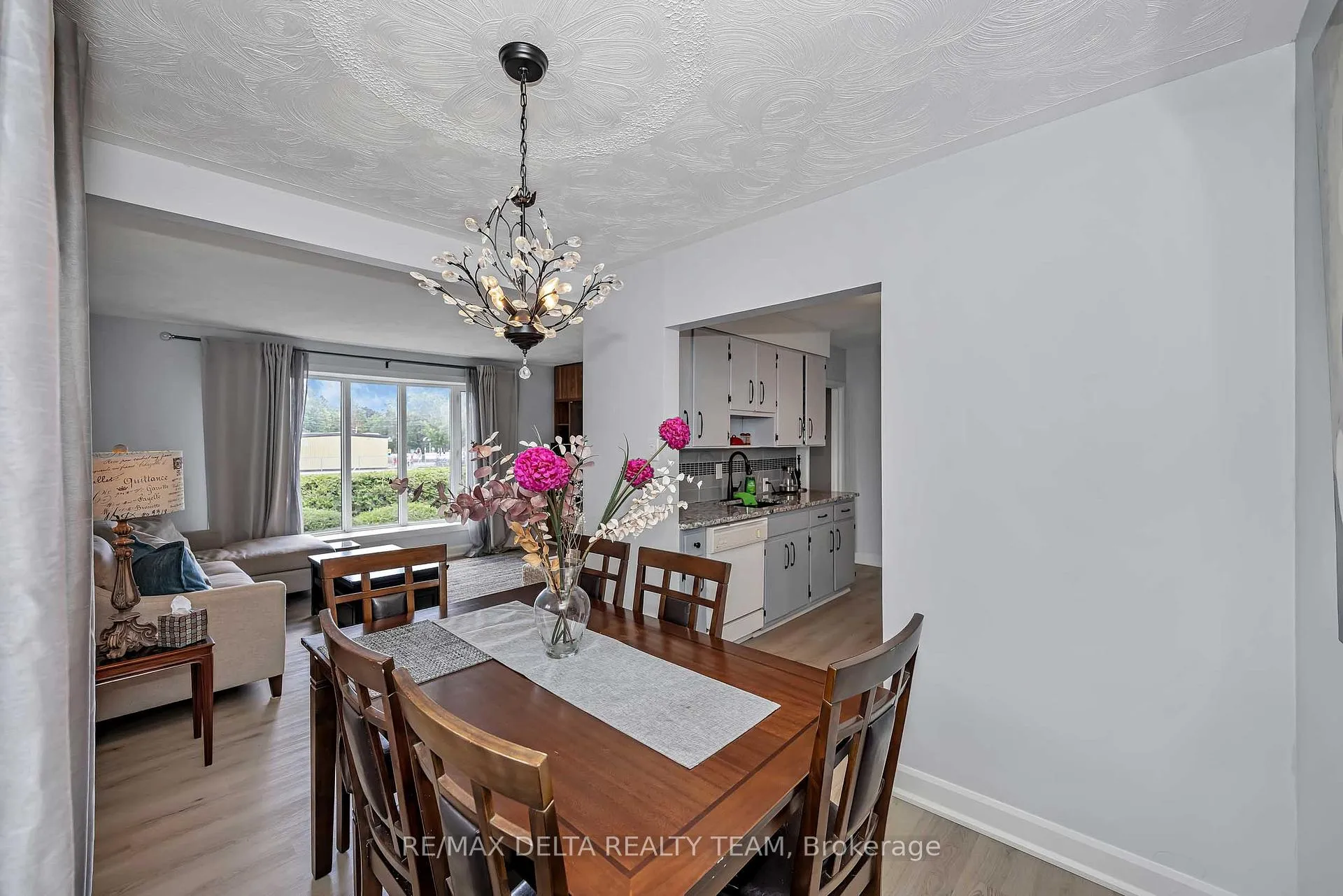 Photo 12 of 115 Meadowlands Drive W, Ottawa, Meadowlands/St. Claire Gardens — HOMEH