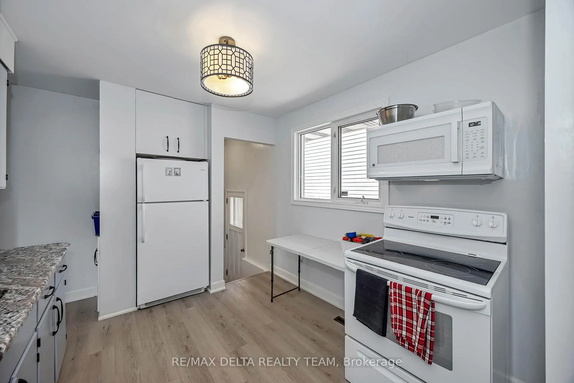 Photo 14 of 115 Meadowlands Drive W, Ottawa, Meadowlands/St. Claire Gardens — HOMEH