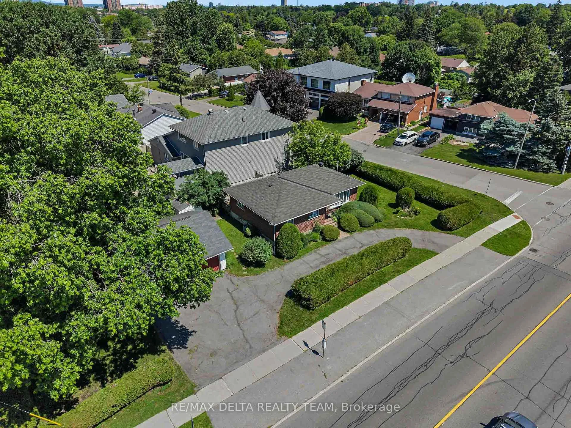 Photo 32 of 115 Meadowlands Drive W, Ottawa, Meadowlands/St. Claire Gardens — HOMEH