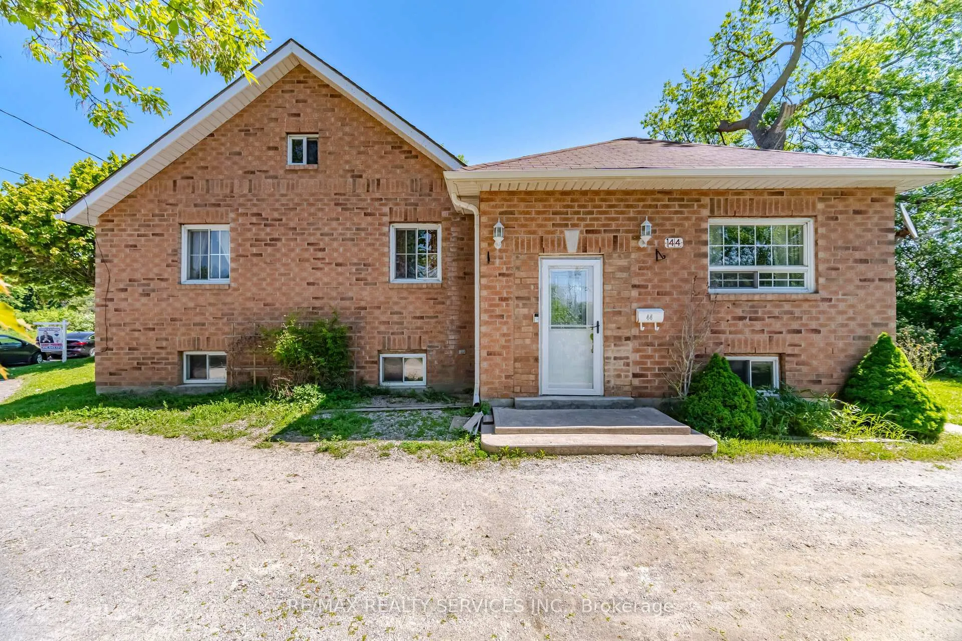 Photo 3 of 44 Mclaughlin Road S, Brampton, Brampton South — HOMEH