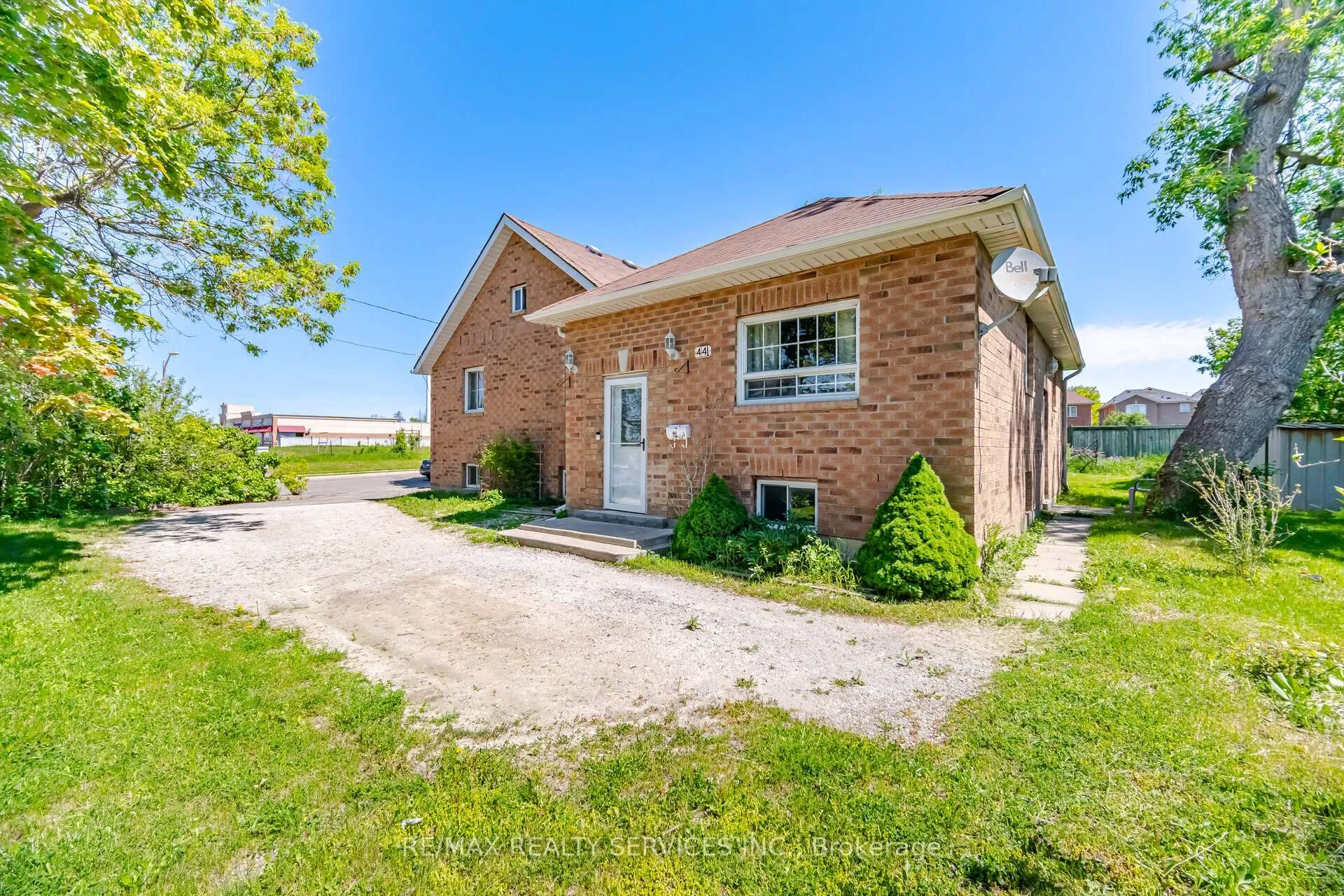 Photo 4 of 44 Mclaughlin Road S, Brampton, Brampton South — HOMEH