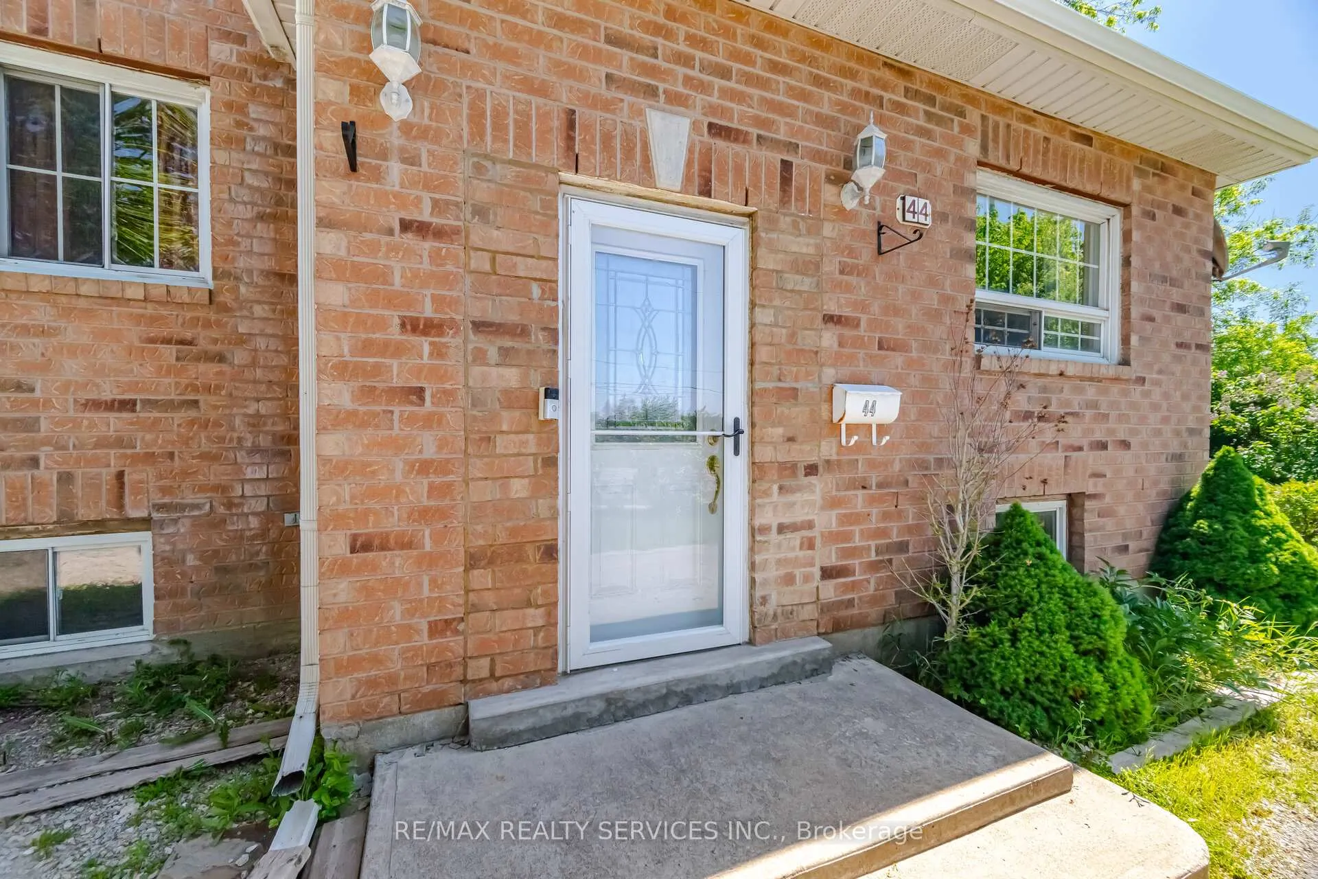 Photo 6 of 44 Mclaughlin Road S, Brampton, Brampton South — HOMEH