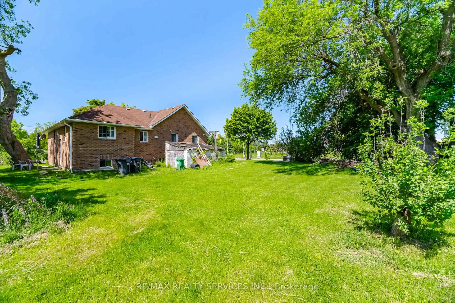Photo 8 of 44 Mclaughlin Road S, Brampton, Brampton South — HOMEH