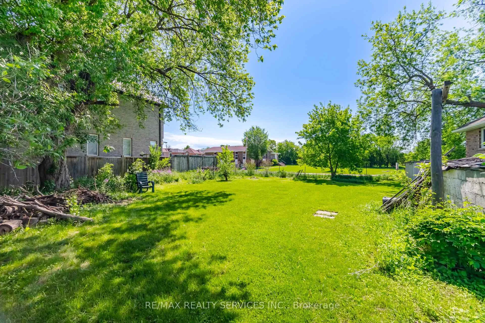 Photo 10 of 44 Mclaughlin Road S, Brampton, Brampton South — HOMEH