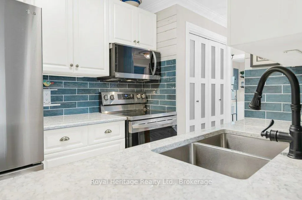 Photo 9 of Unit 203, 9 Centre Street, Greater Napanee, Greater Napanee — HOMEH