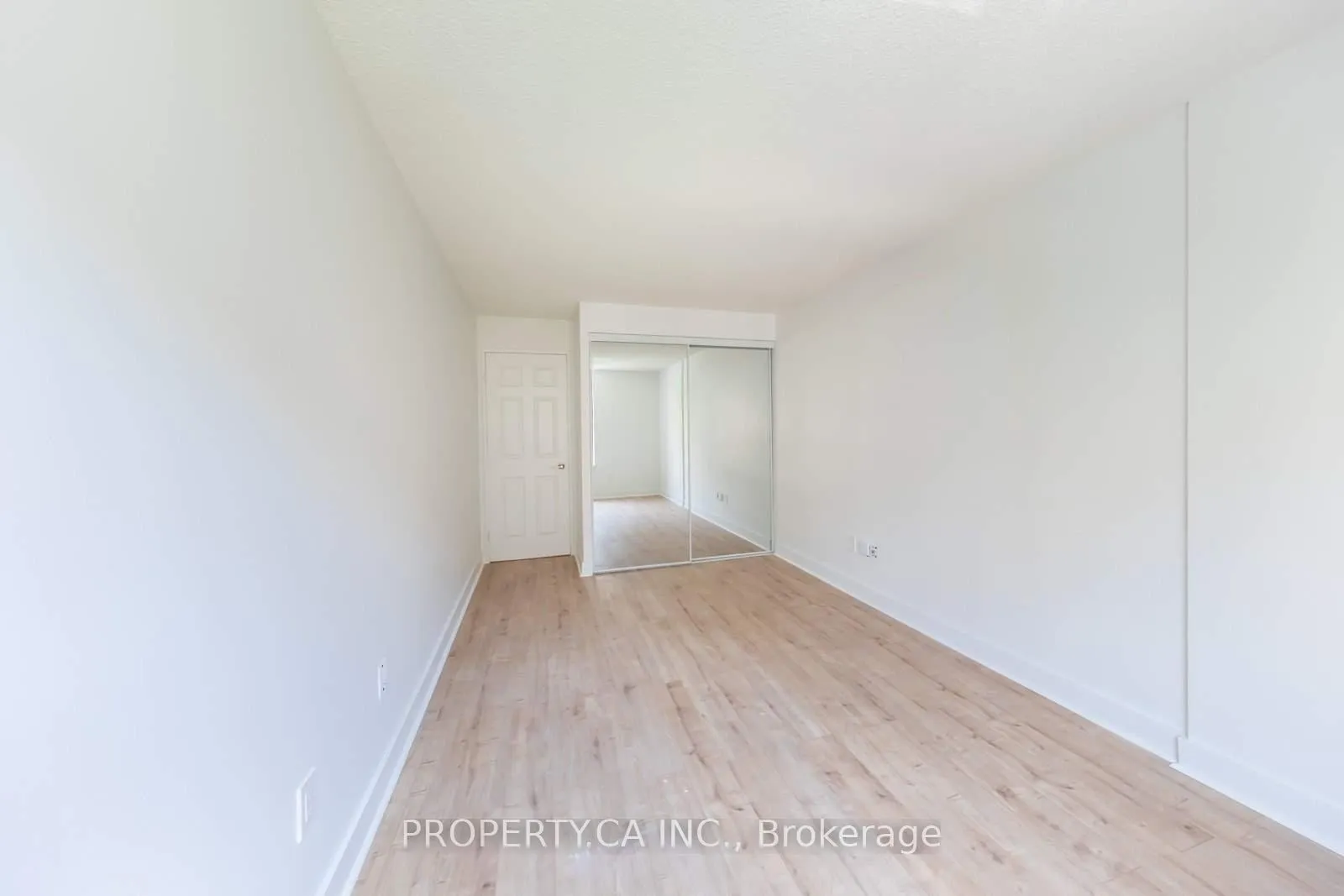 Photo 26 of Unit 705A, 280 Simcoe Street, Toronto, Kensington-Chinatown — HOMEH