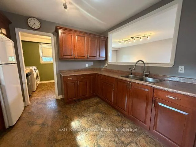 Photo 16 of 91 Burbank Crescent, Orangeville — HOMEH
