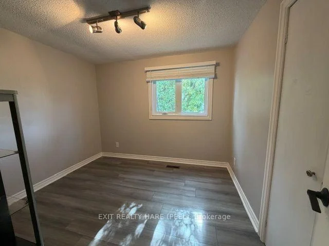 Photo 19 of 91 Burbank Crescent, Orangeville — HOMEH