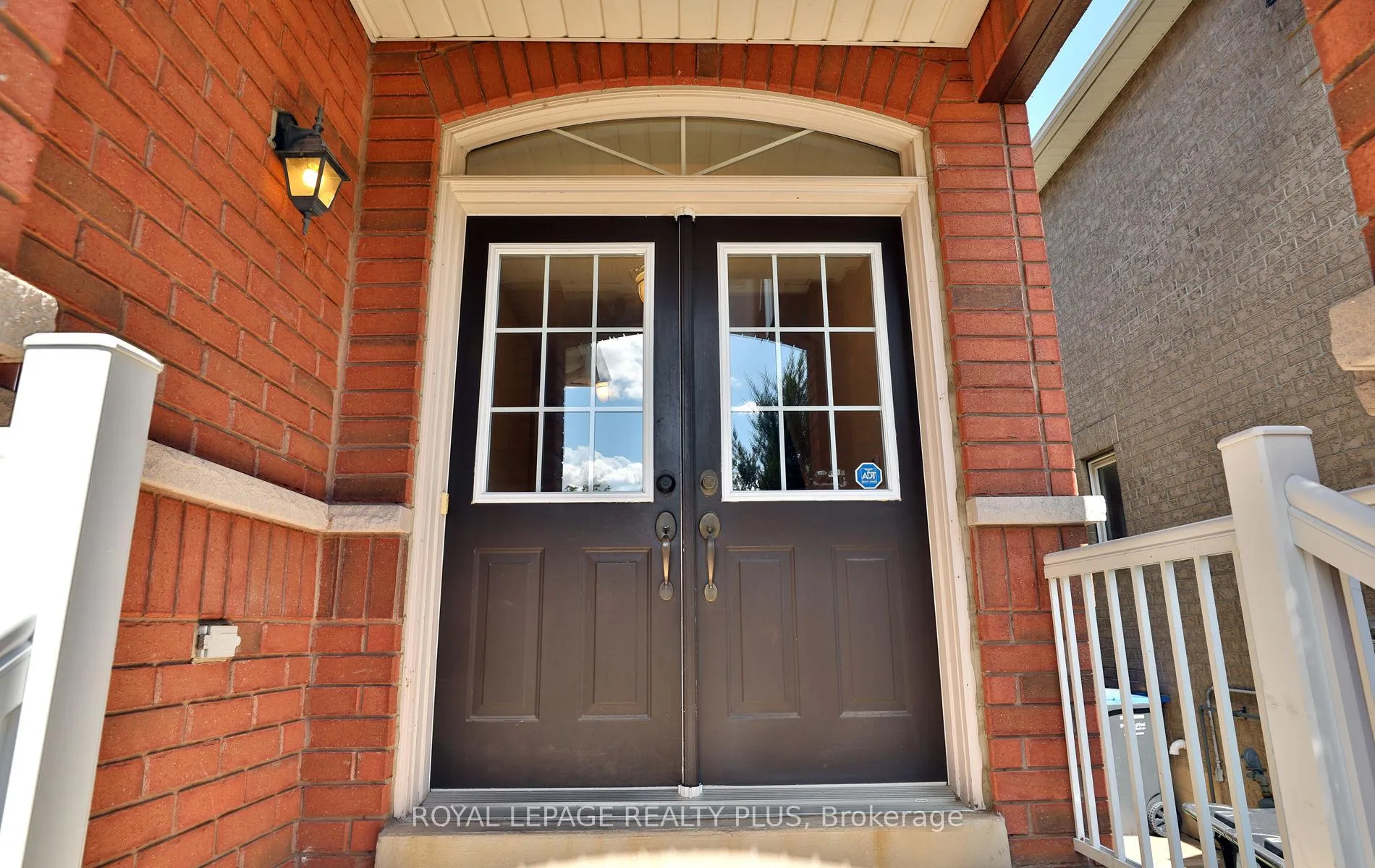 Photo 4 of 3877 Stardust Drive, Mississauga, Churchill Meadows — HOMEH