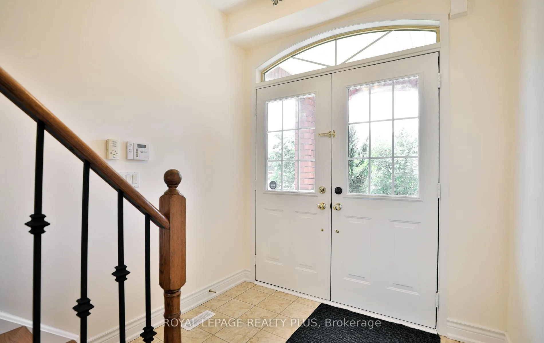 Photo 5 of 3877 Stardust Drive, Mississauga, Churchill Meadows — HOMEH