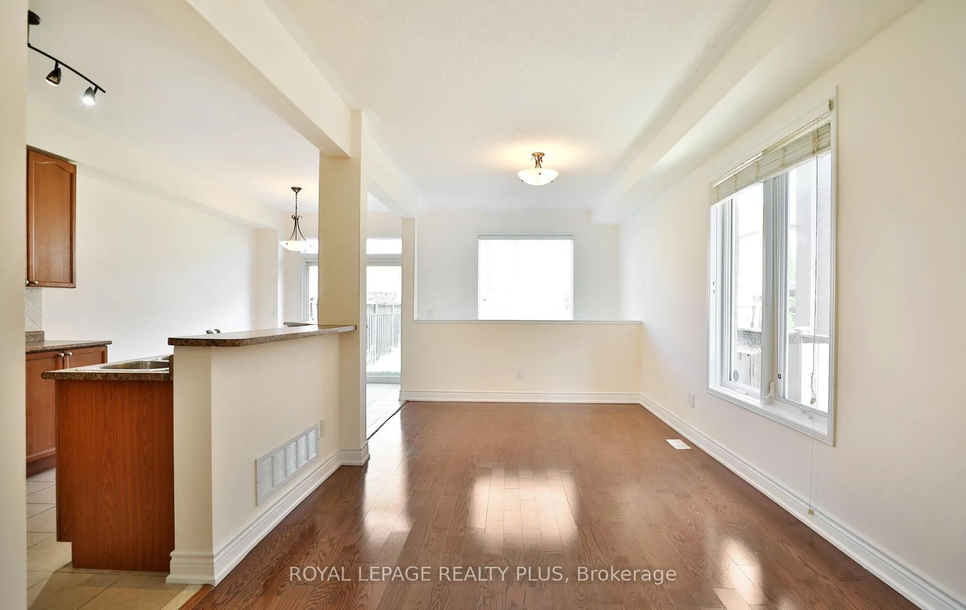 Photo 7 of 3877 Stardust Drive, Mississauga, Churchill Meadows — HOMEH