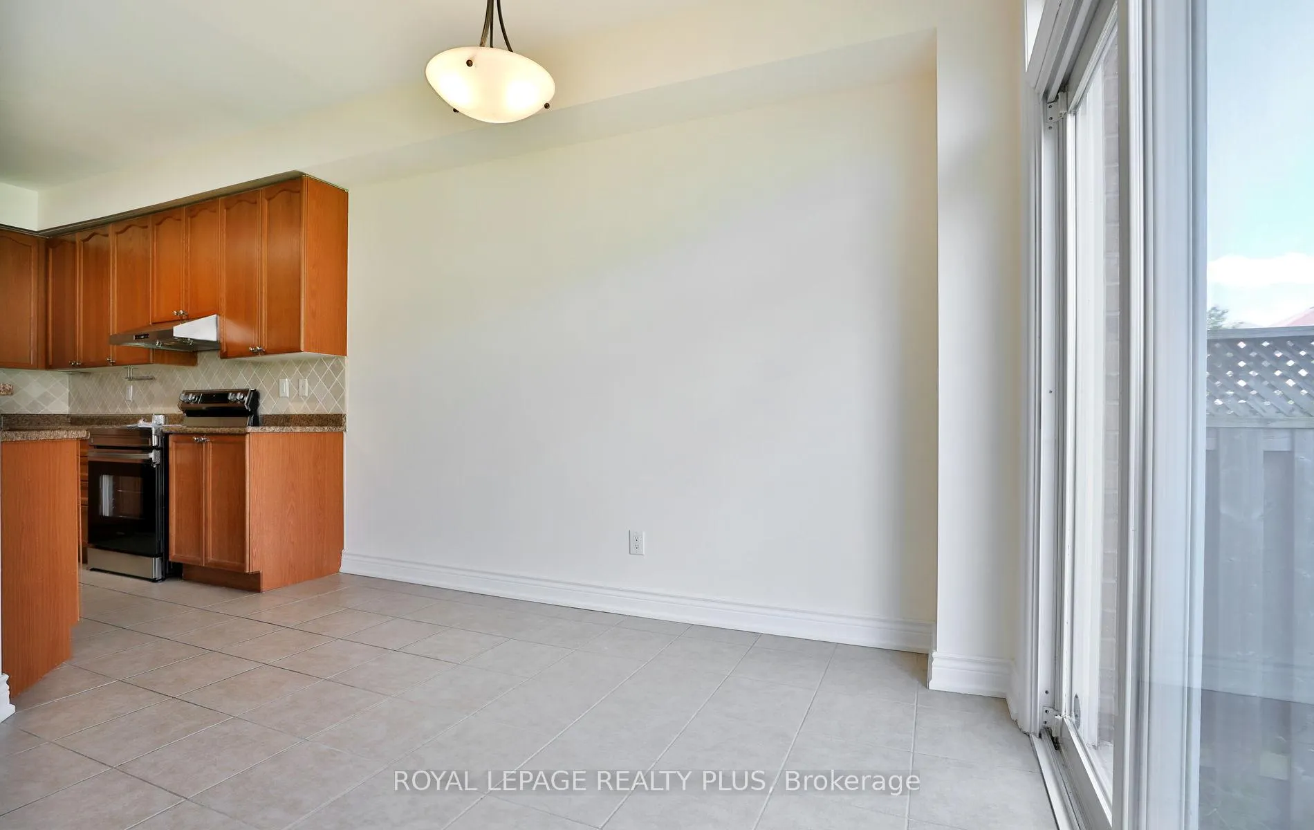 Photo 9 of 3877 Stardust Drive, Mississauga, Churchill Meadows — HOMEH