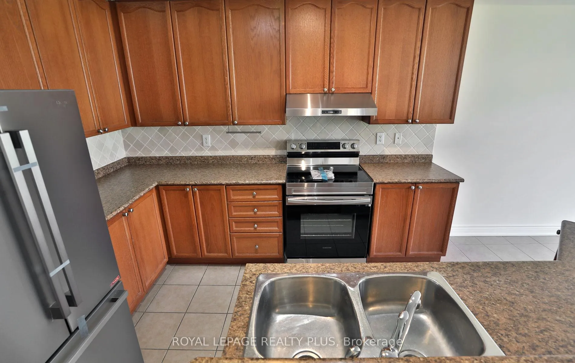 Photo 12 of 3877 Stardust Drive, Mississauga, Churchill Meadows — HOMEH