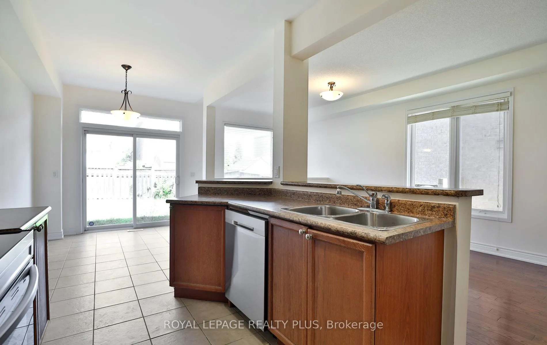 Photo 13 of 3877 Stardust Drive, Mississauga, Churchill Meadows — HOMEH