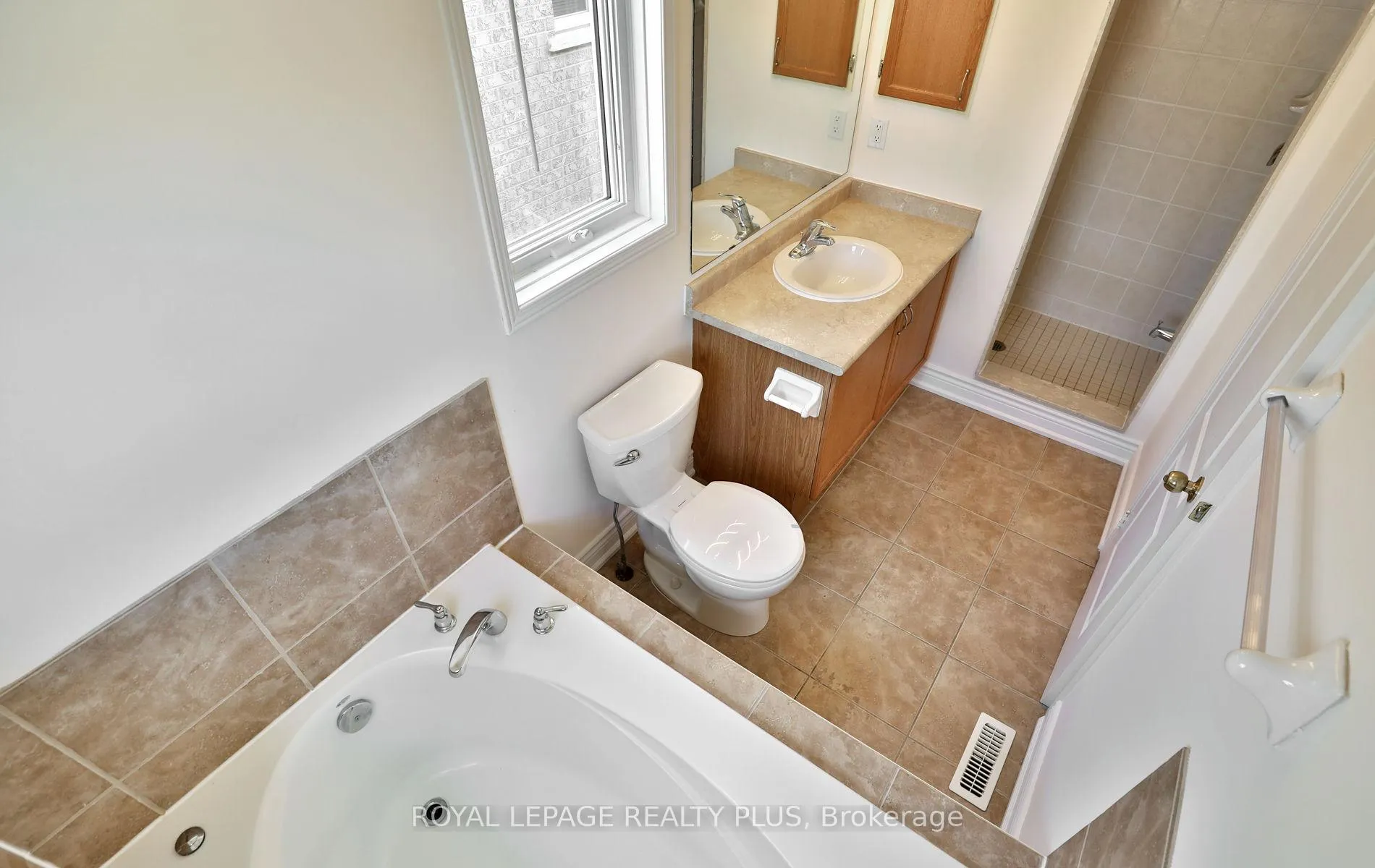 Photo 20 of 3877 Stardust Drive, Mississauga, Churchill Meadows — HOMEH