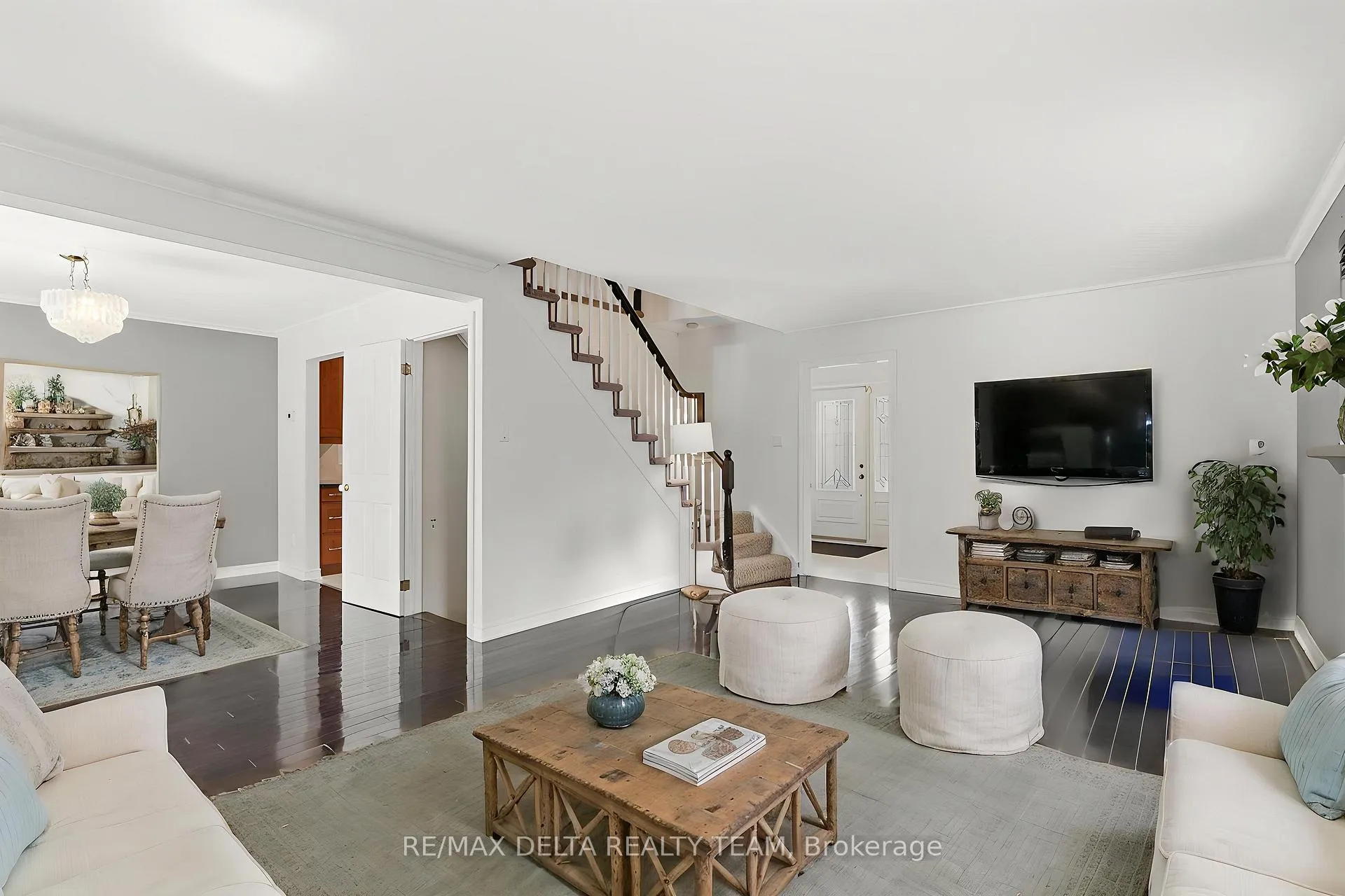 Photo 15 of 310 Mceachern Crescent, Ottawa, Bilberry Creek/Queenswood Heights — HOMEH