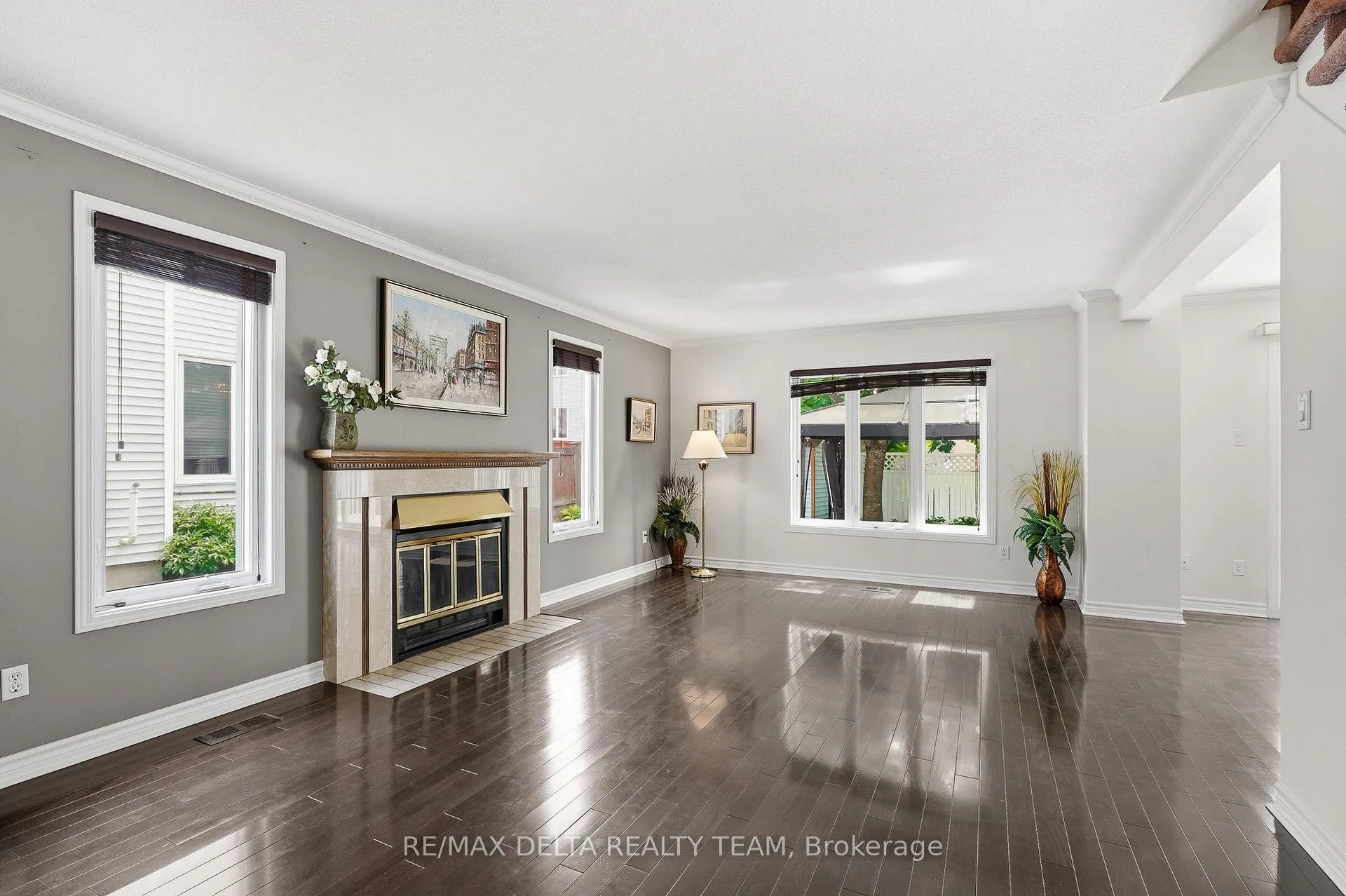 Photo 19 of 310 Mceachern Crescent, Ottawa, Bilberry Creek/Queenswood Heights — HOMEH