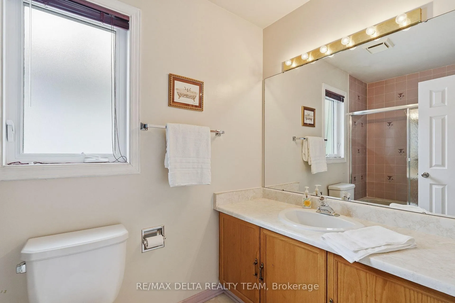 Photo 22 of 310 Mceachern Crescent, Ottawa, Bilberry Creek/Queenswood Heights — HOMEH