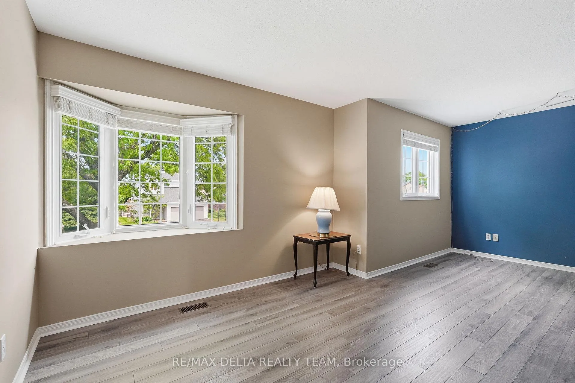 Photo 24 of 310 Mceachern Crescent, Ottawa, Bilberry Creek/Queenswood Heights — HOMEH