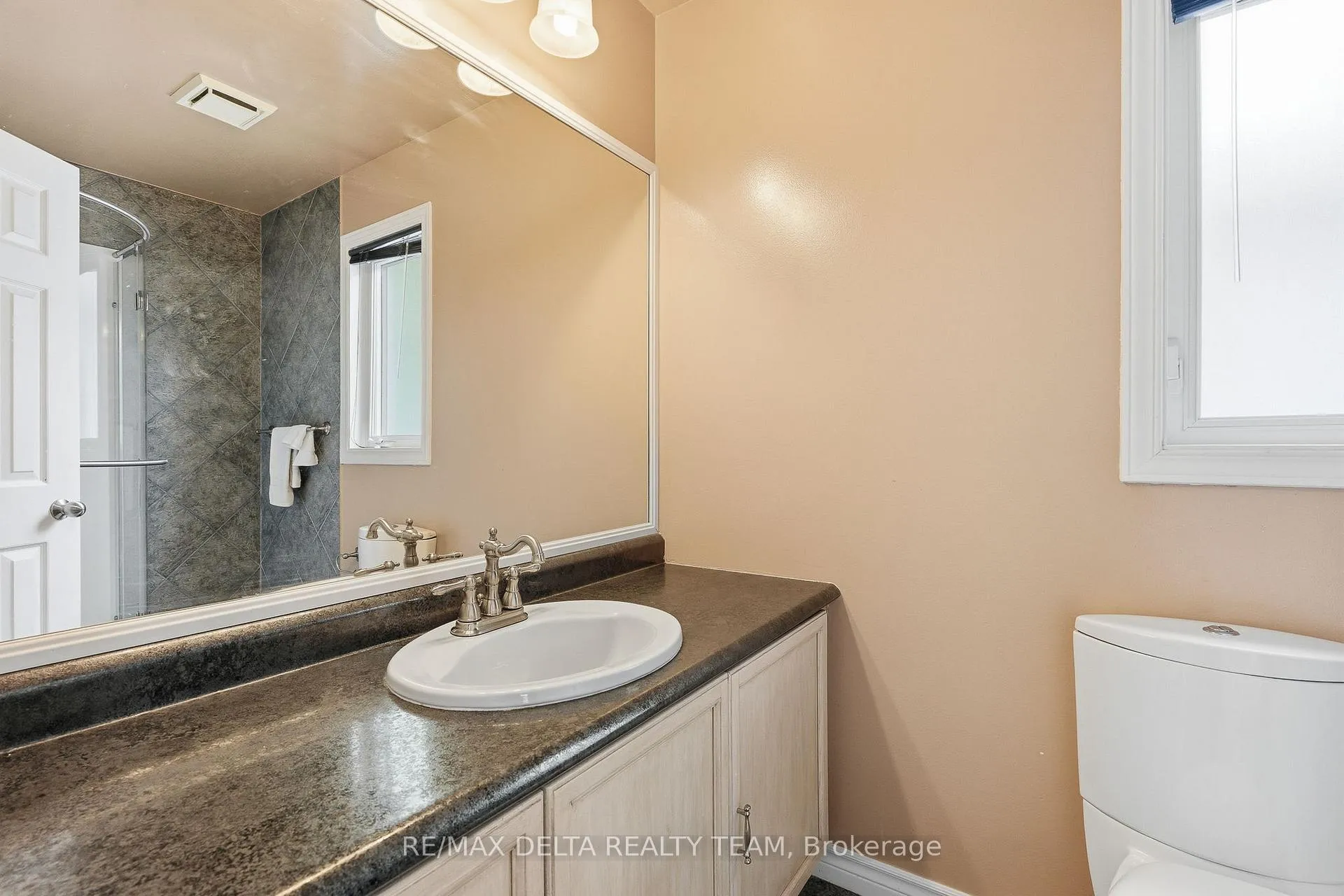 Photo 28 of 310 Mceachern Crescent, Ottawa, Bilberry Creek/Queenswood Heights — HOMEH