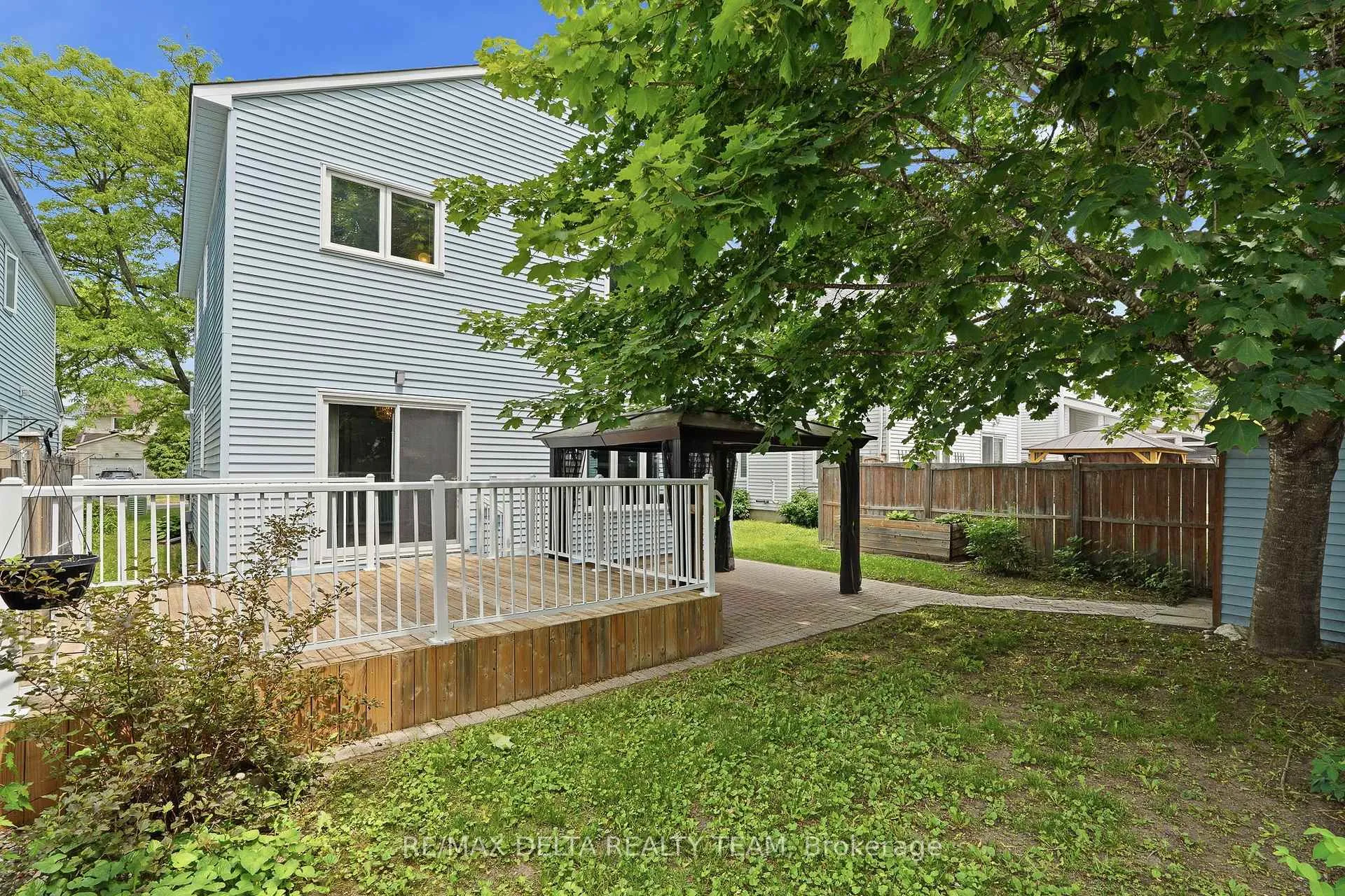 Photo 36 of 310 Mceachern Crescent, Ottawa, Bilberry Creek/Queenswood Heights — HOMEH
