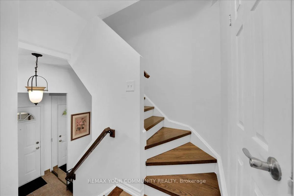 Photo 5 of Unit 126, 1221 Dundix Road, Mississauga, Applewood — HOMEH
