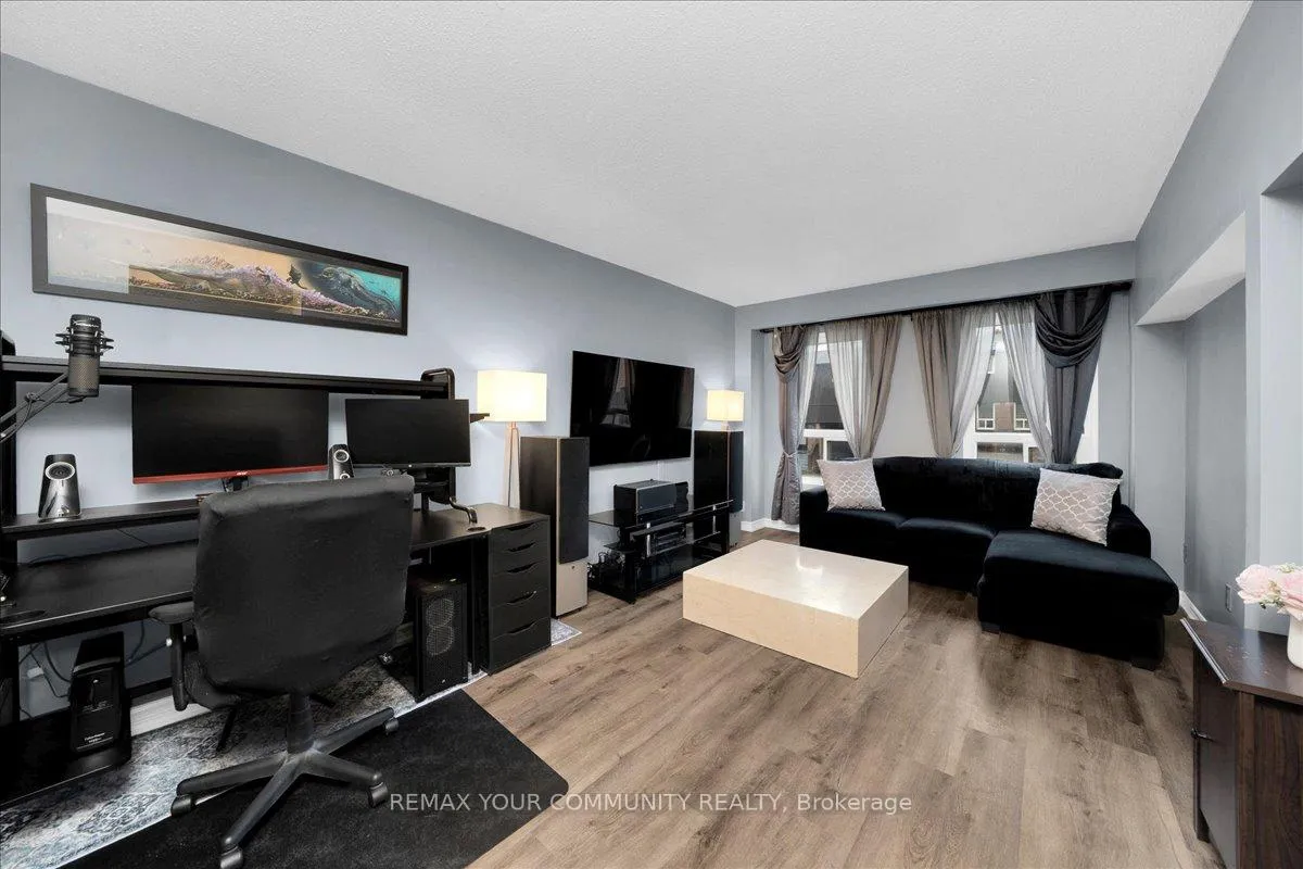 Photo 6 of Unit 126, 1221 Dundix Road, Mississauga, Applewood — HOMEH