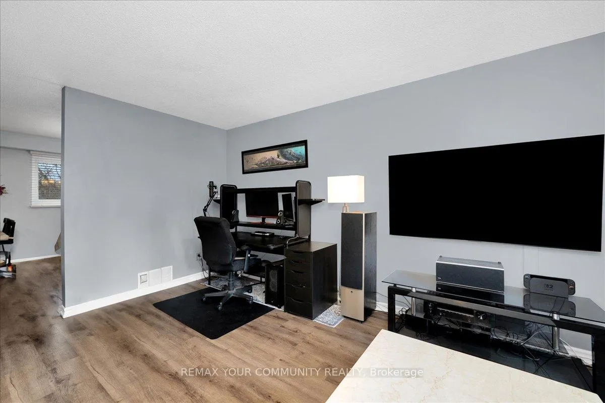Photo 8 of Unit 126, 1221 Dundix Road, Mississauga, Applewood — HOMEH