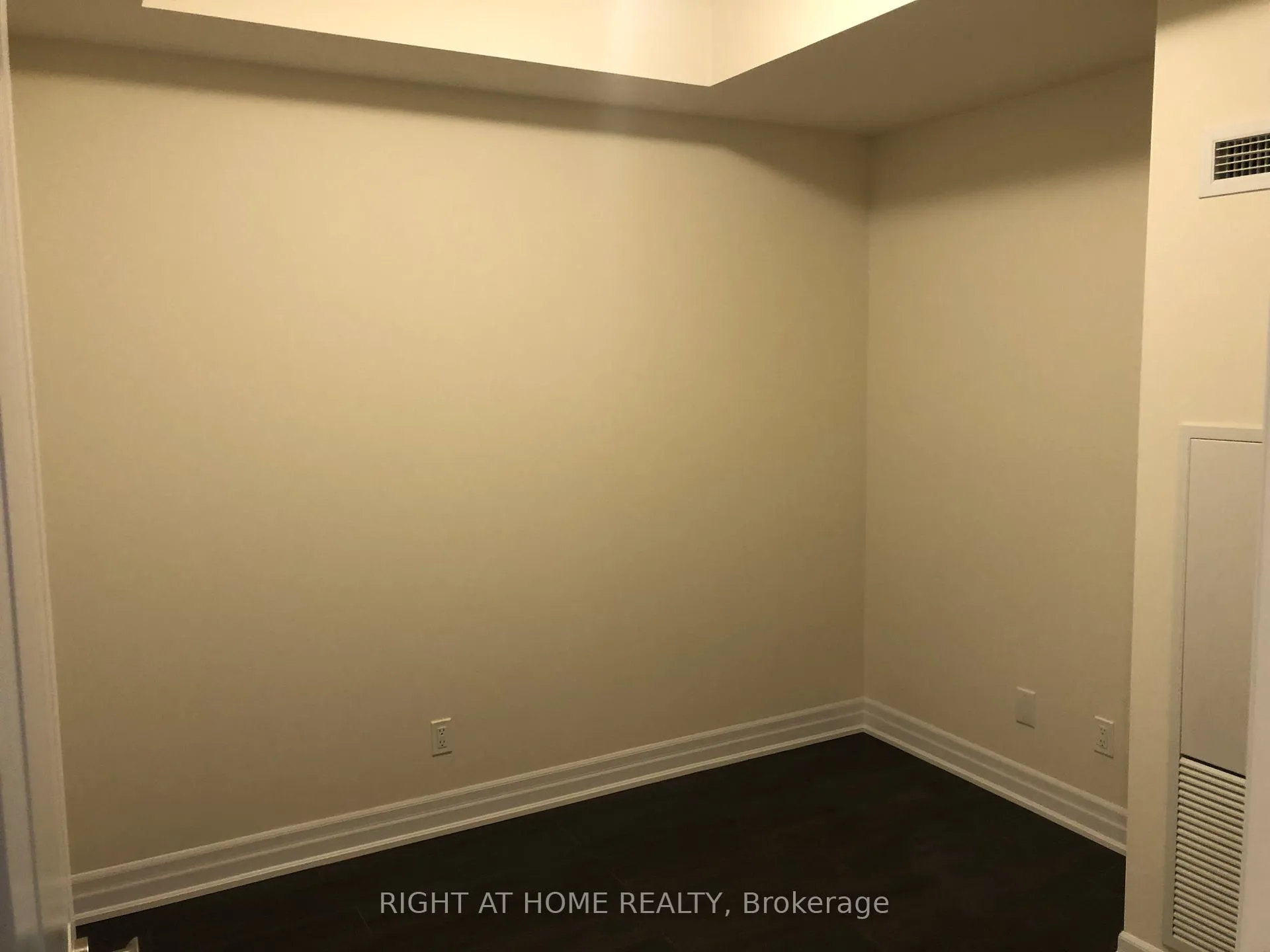 Photo 4 of Unit 2105, 9075 Jane Street, Vaughan, Concord — HOMEH