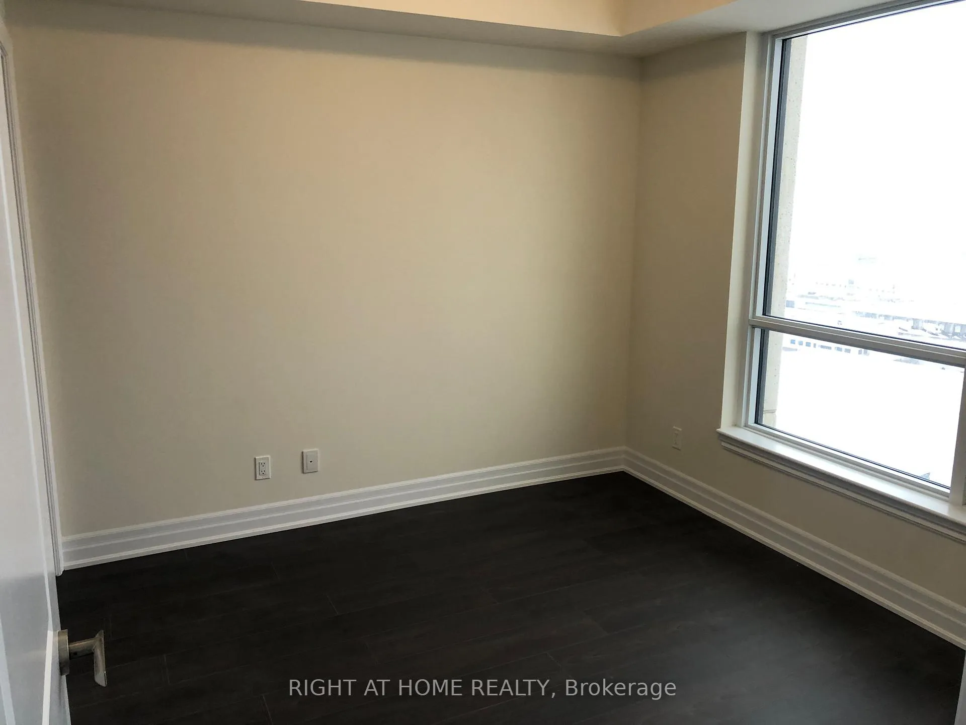 Photo 6 of Unit 2105, 9075 Jane Street, Vaughan, Concord — HOMEH