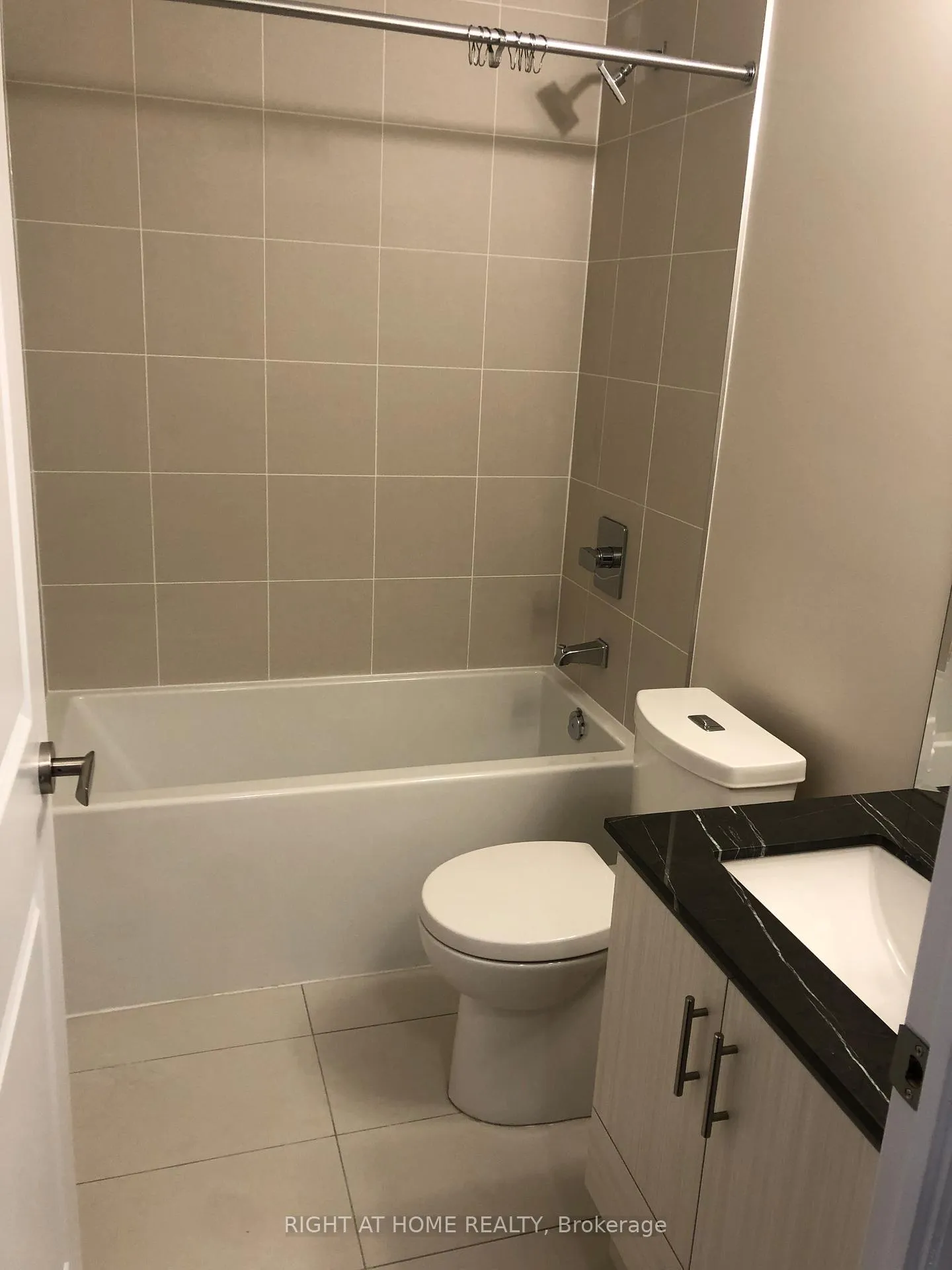 Photo 9 of Unit 2105, 9075 Jane Street, Vaughan, Concord — HOMEH