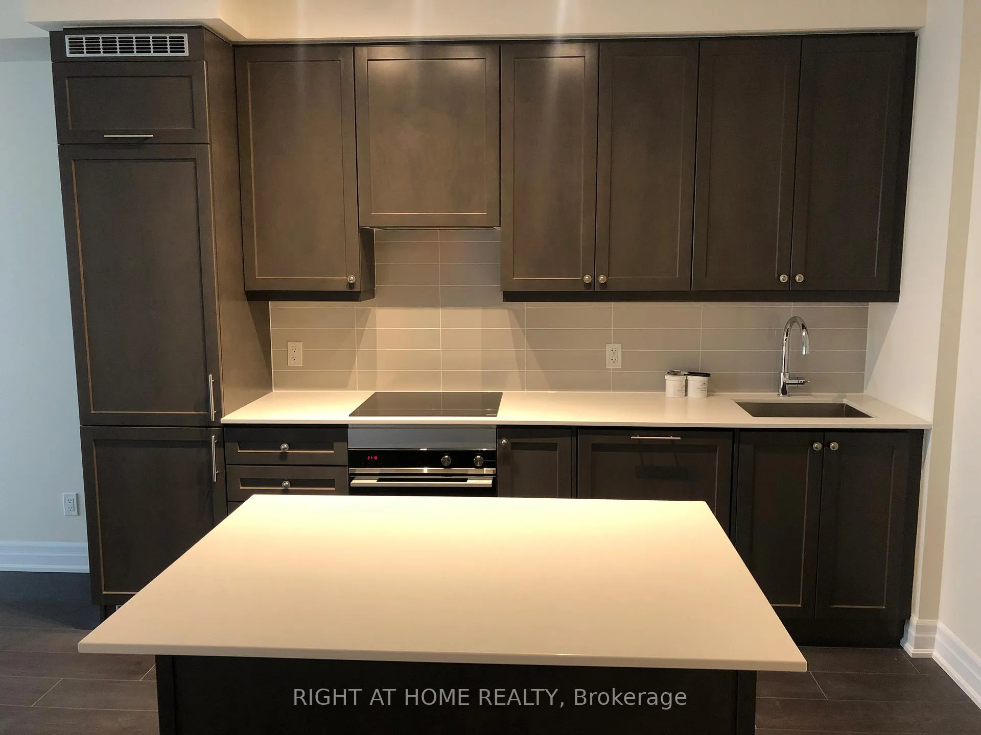 Photo 10 of Unit 2105, 9075 Jane Street, Vaughan, Concord — HOMEH