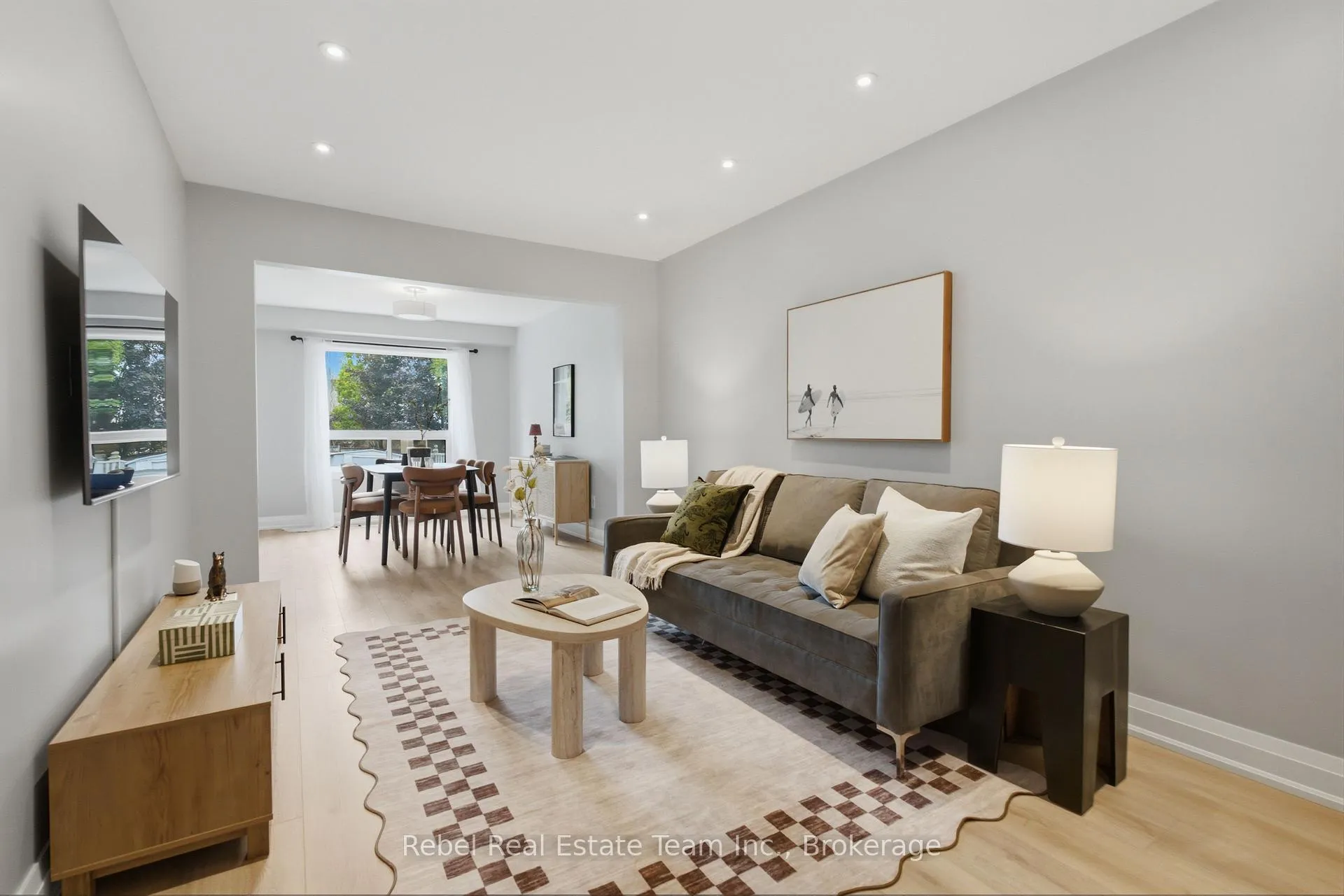 Photo 5 of 110 Vail Meadows Crescent, Clarington, Bowmanville — HOMEH