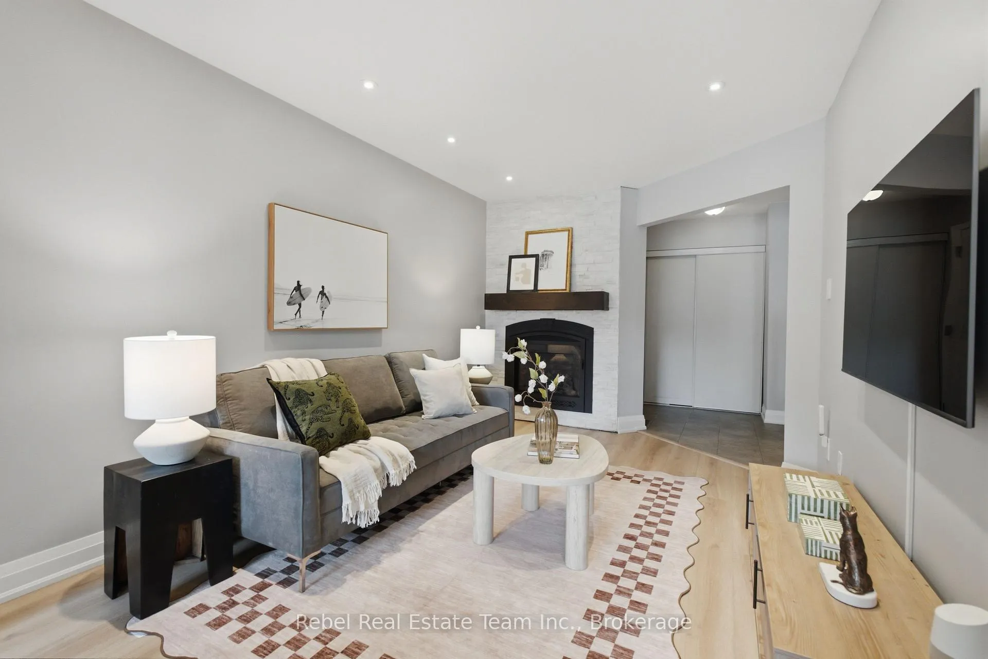 Photo 8 of 110 Vail Meadows Crescent, Clarington, Bowmanville — HOMEH