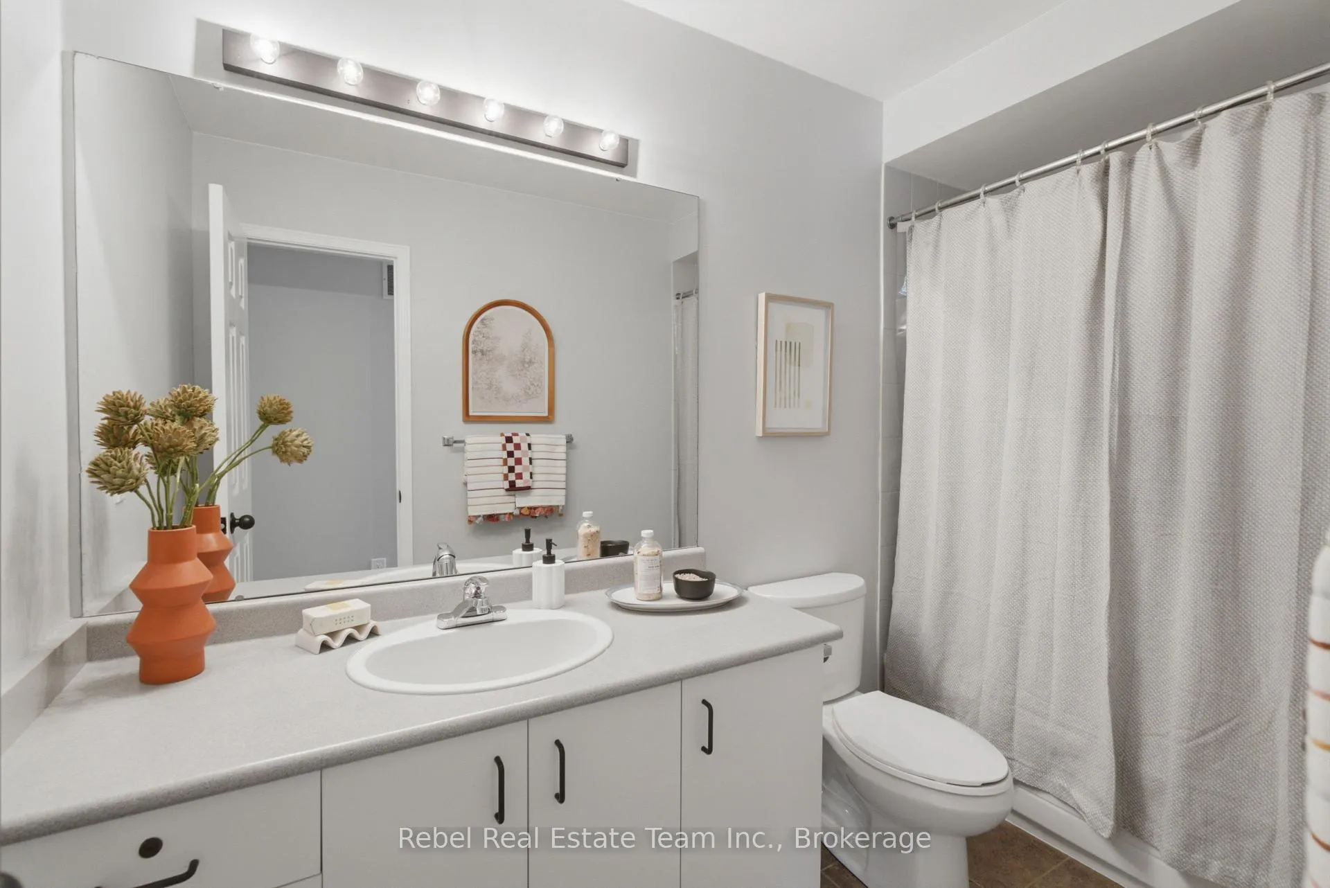 Photo 30 of 110 Vail Meadows Crescent, Clarington, Bowmanville — HOMEH