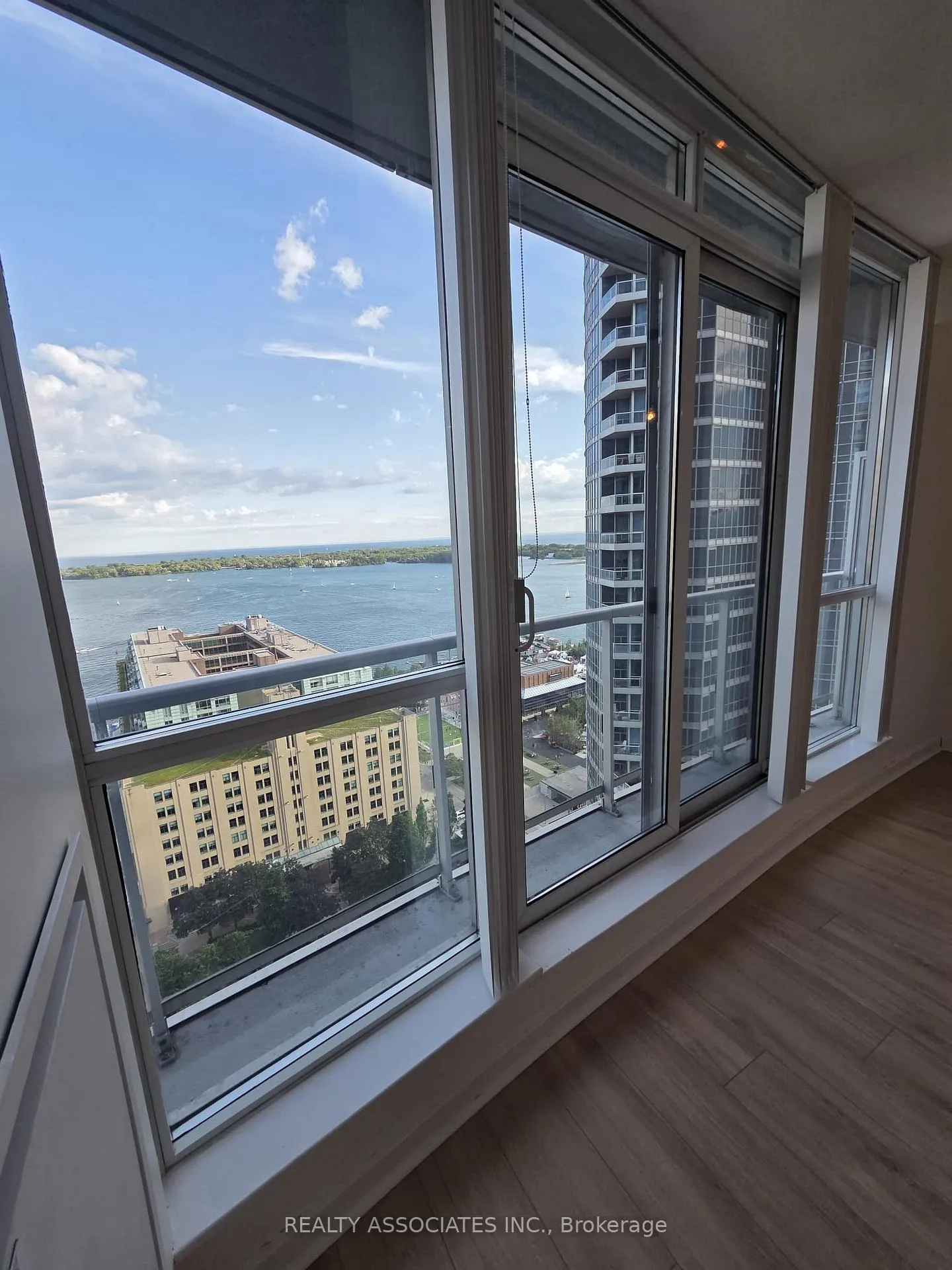 Photo 3 of Unit 2708, 8 York` Street, Toronto, Waterfront Communities — HOMEH