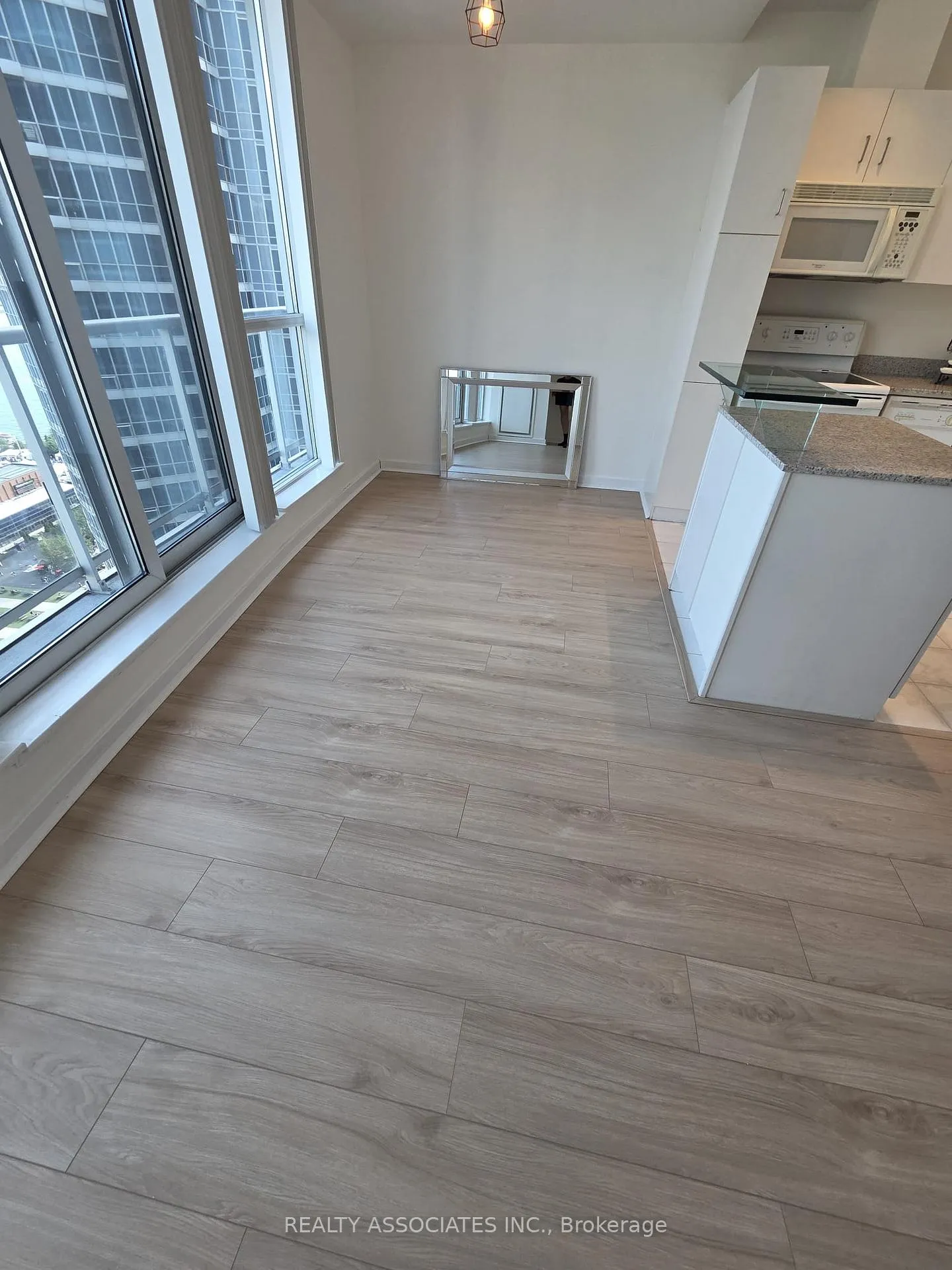 Photo 4 of Unit 2708, 8 York` Street, Toronto, Waterfront Communities — HOMEH