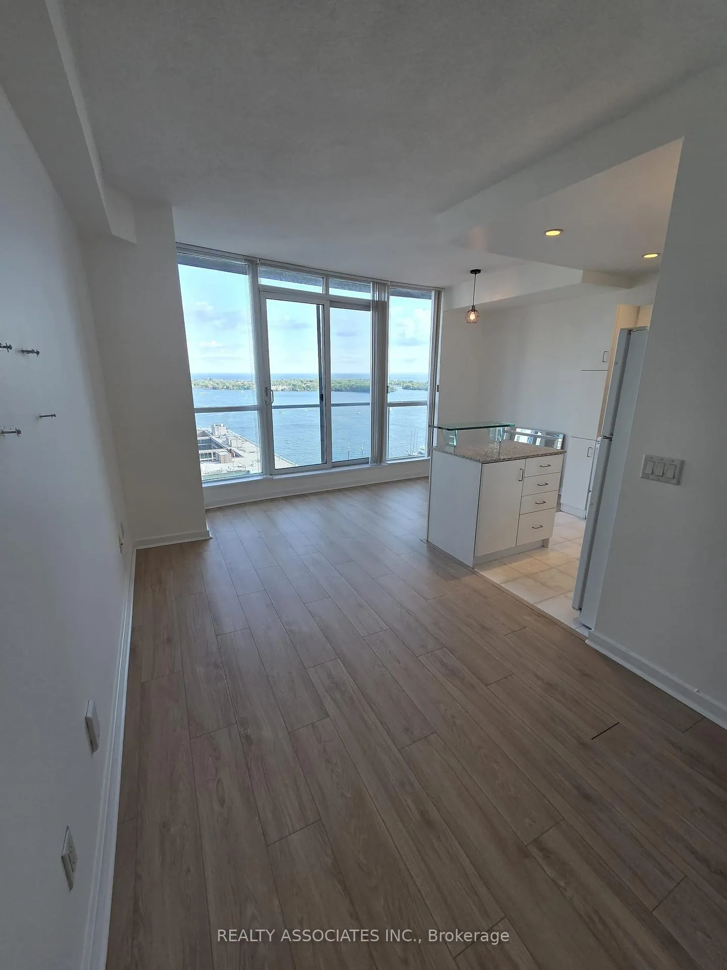 Photo 7 of Unit 2708, 8 York` Street, Toronto, Waterfront Communities — HOMEH