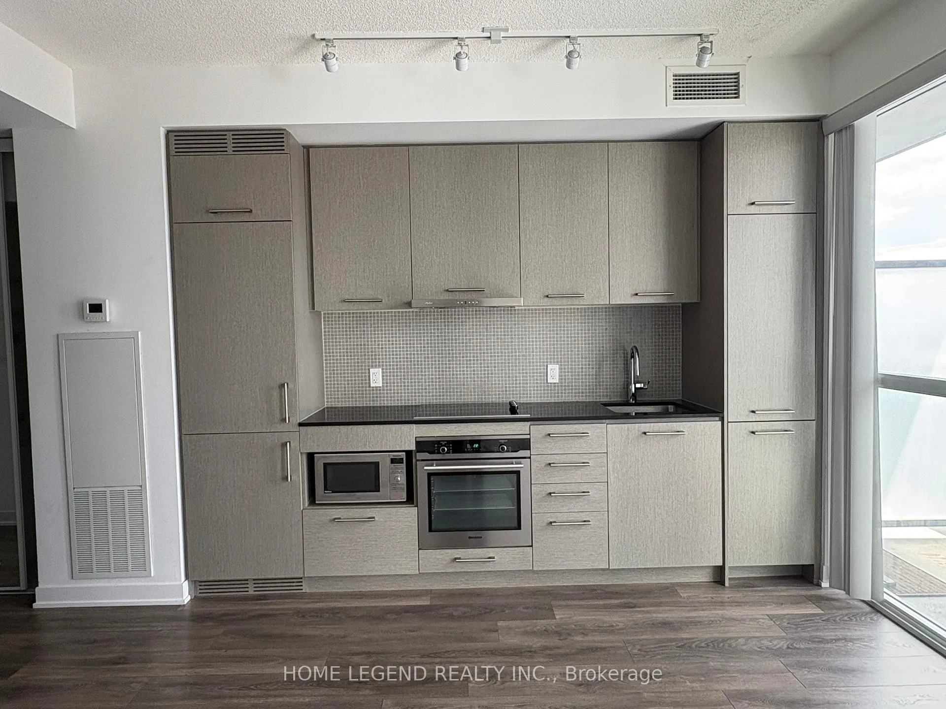 Photo 2 of Unit 3009, 87 Peter Street, Toronto, Waterfront Communities — HOMEH