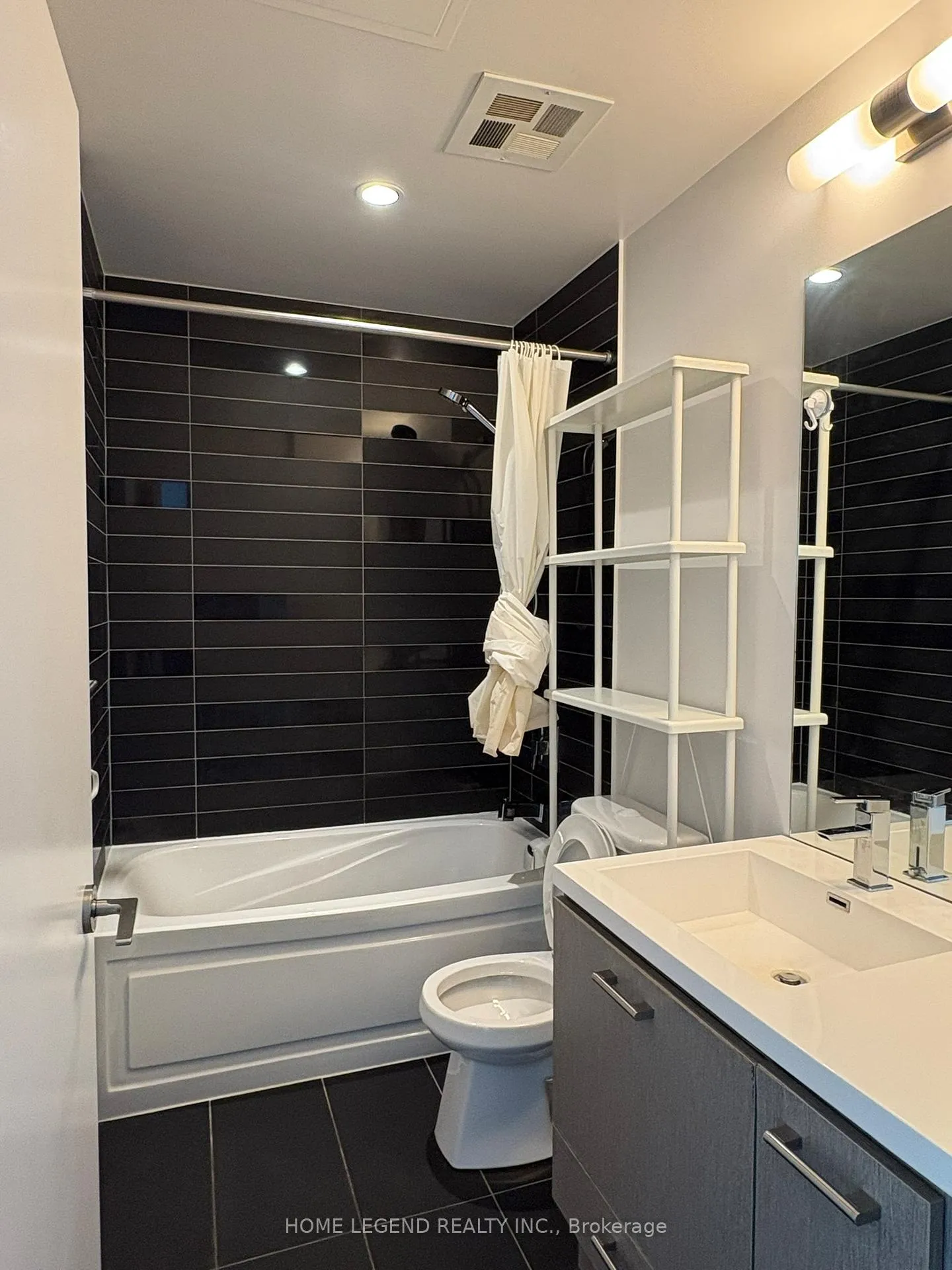 Photo 5 of Unit 3009, 87 Peter Street, Toronto, Waterfront Communities — HOMEH