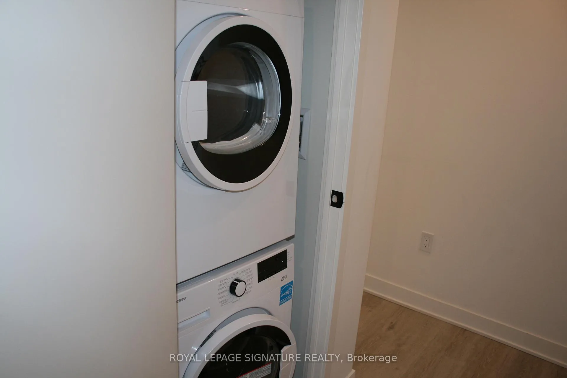 Photo 31 of Unit 4002, 55 Charles Street E, Toronto, Church-Yonge Corridor — HOMEH