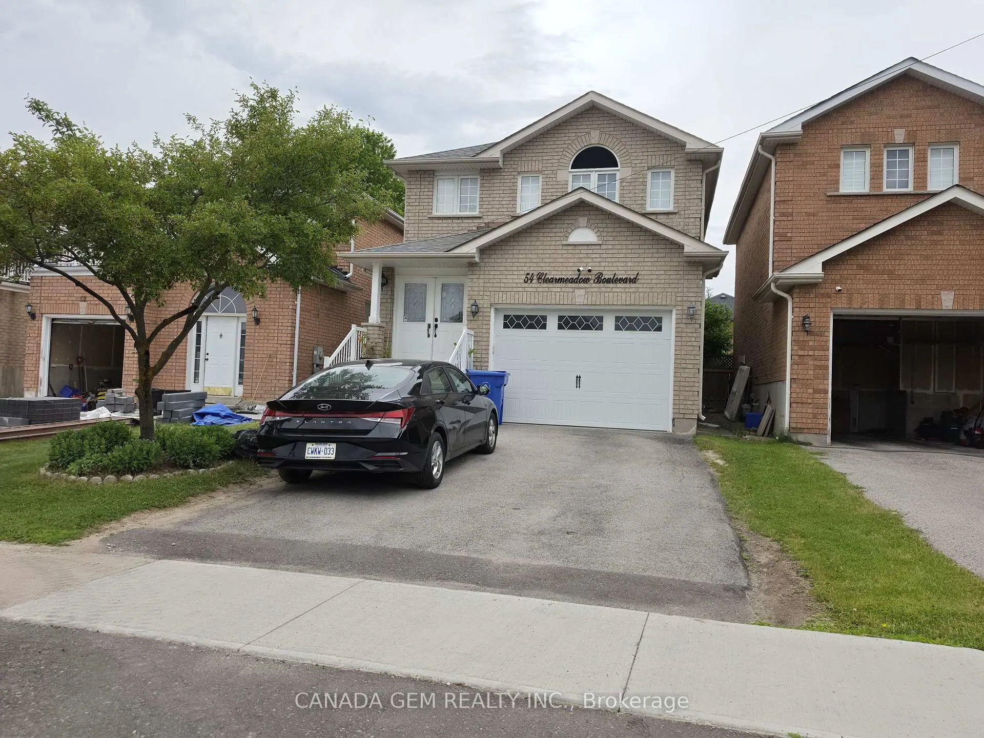 Photo 2 of 54 Clearmeadow Boulevard, Newmarket, Summerhill Estates — HOMEH