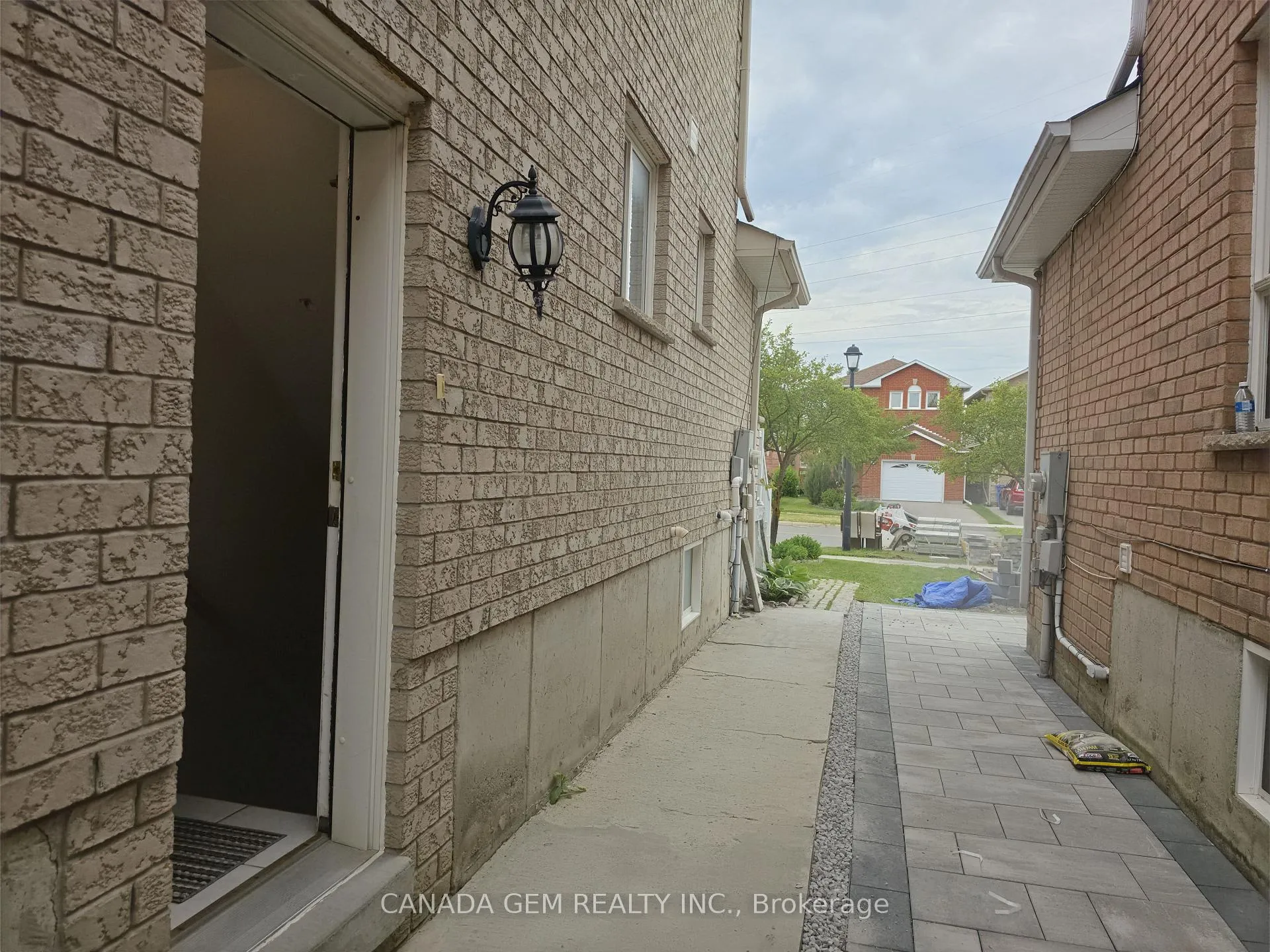 Photo 9 of 54 Clearmeadow Boulevard, Newmarket, Summerhill Estates — HOMEH