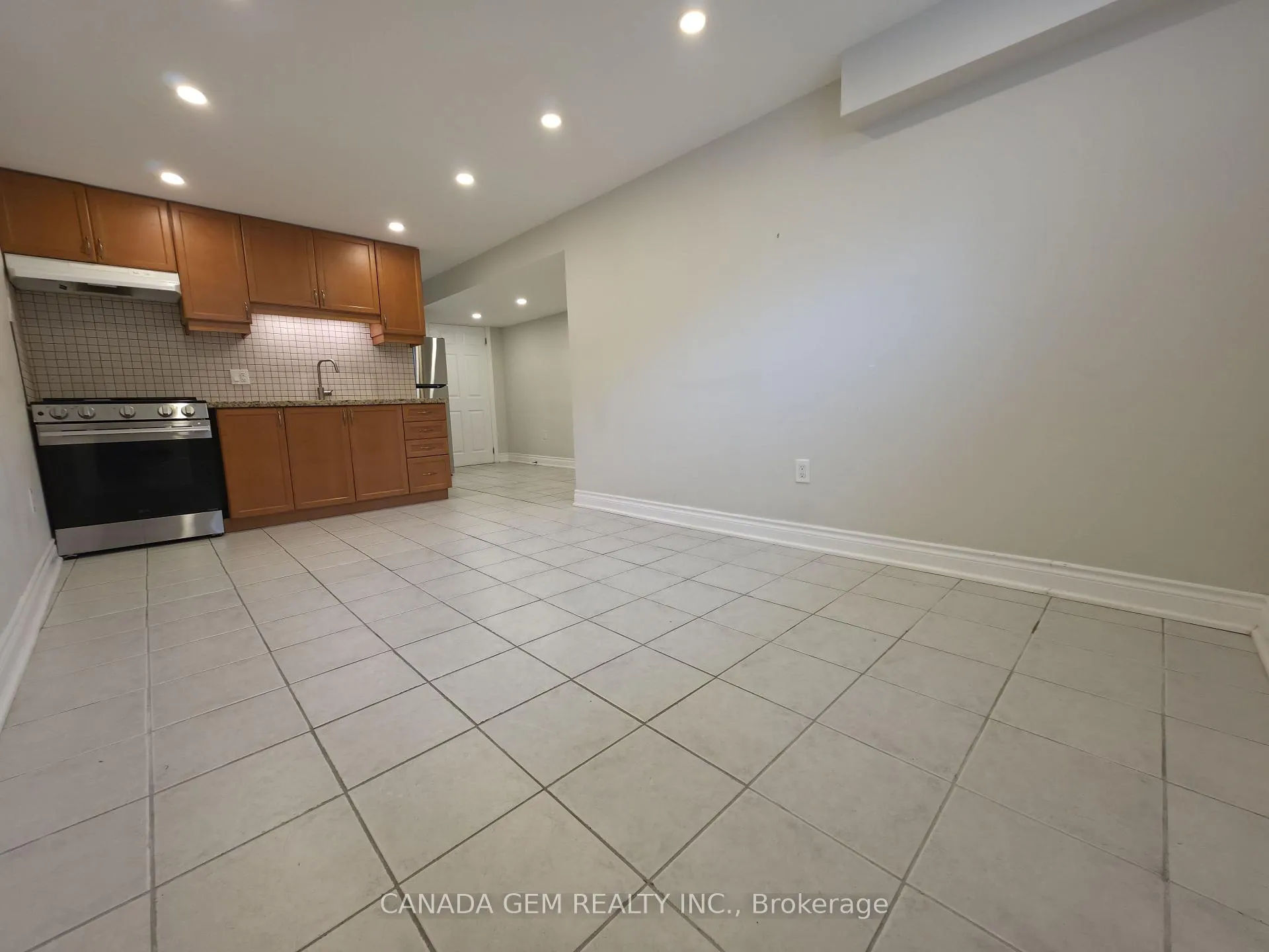 Photo 13 of 54 Clearmeadow Boulevard, Newmarket, Summerhill Estates — HOMEH