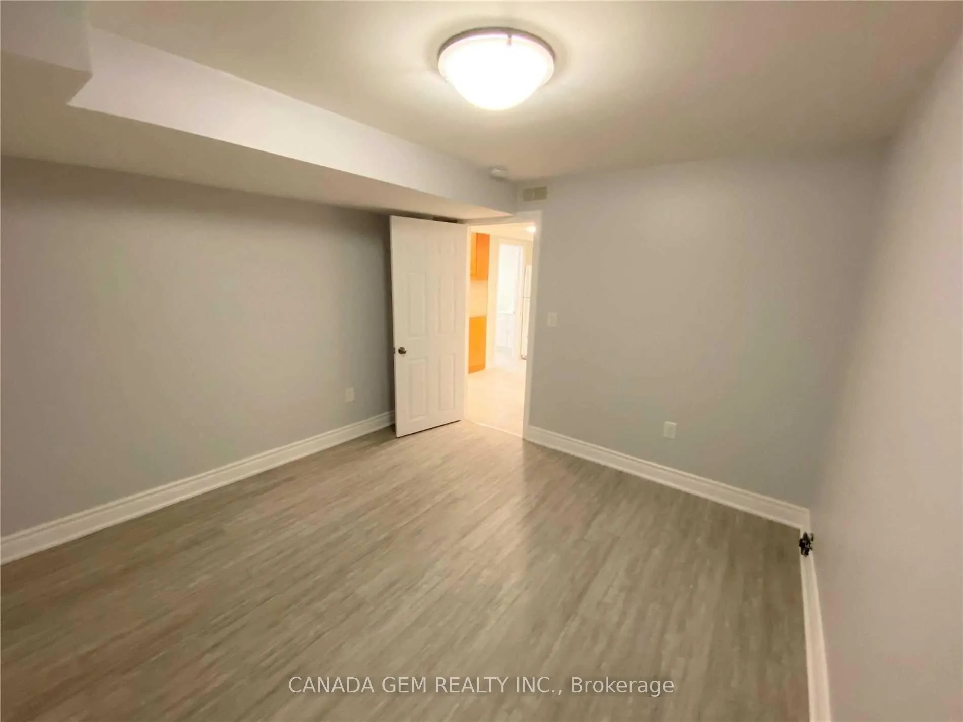 Photo 15 of 54 Clearmeadow Boulevard, Newmarket, Summerhill Estates — HOMEH