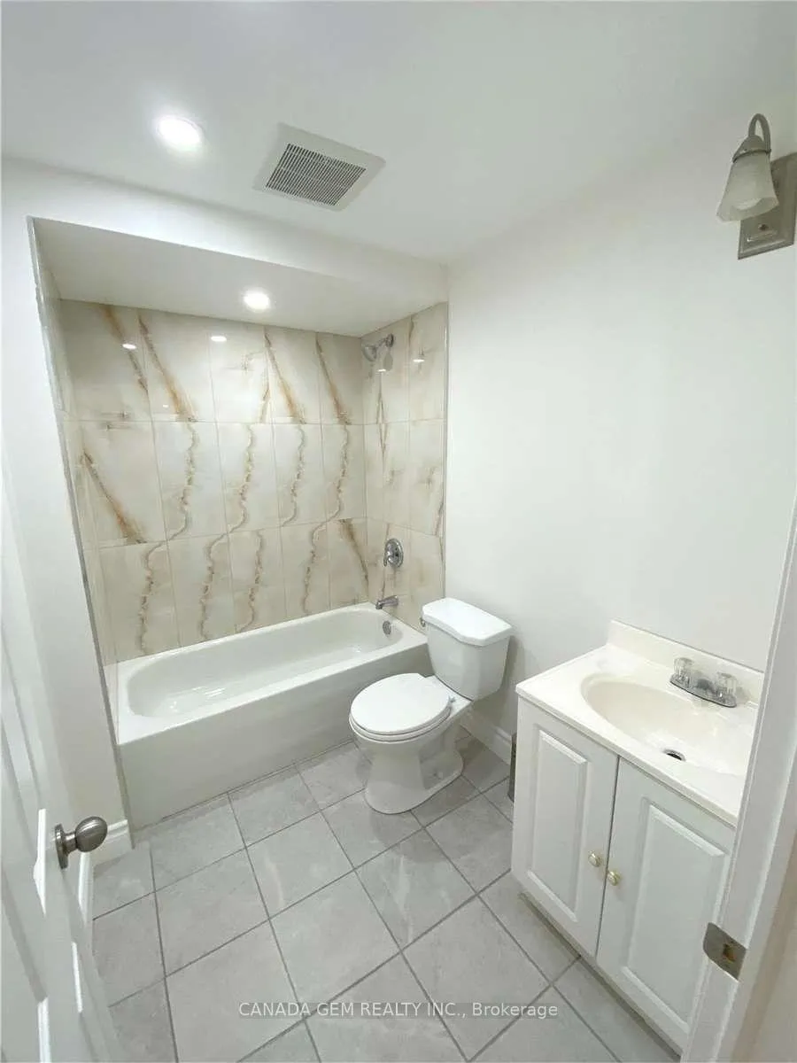 Photo 40 of 54 Clearmeadow Boulevard, Newmarket, Summerhill Estates — HOMEH