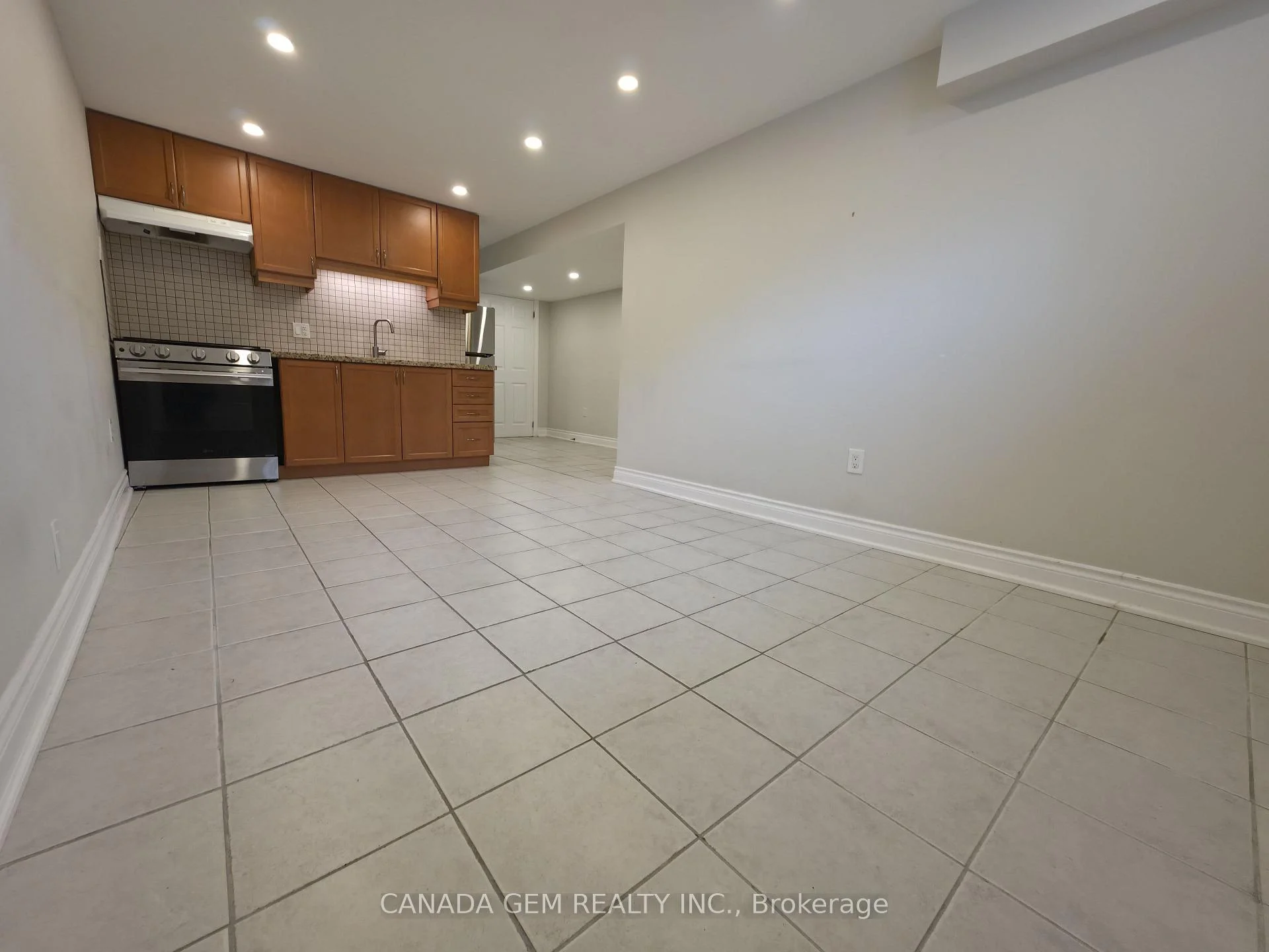 Photo 14 of 54 Clearmeadow Boulevard, Newmarket, Summerhill Estates — HOMEH
