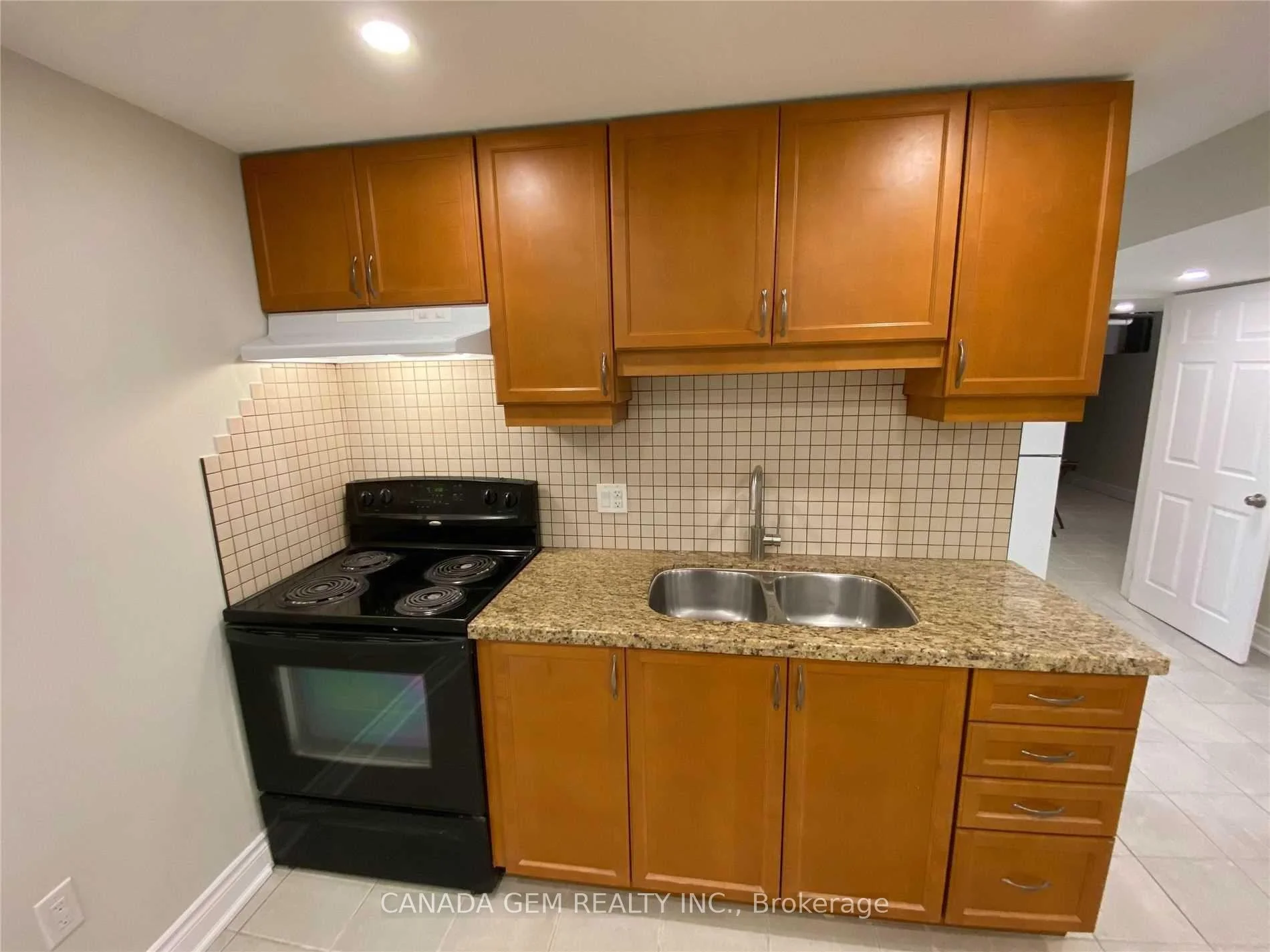 Photo 16 of 54 Clearmeadow Boulevard, Newmarket, Summerhill Estates — HOMEH