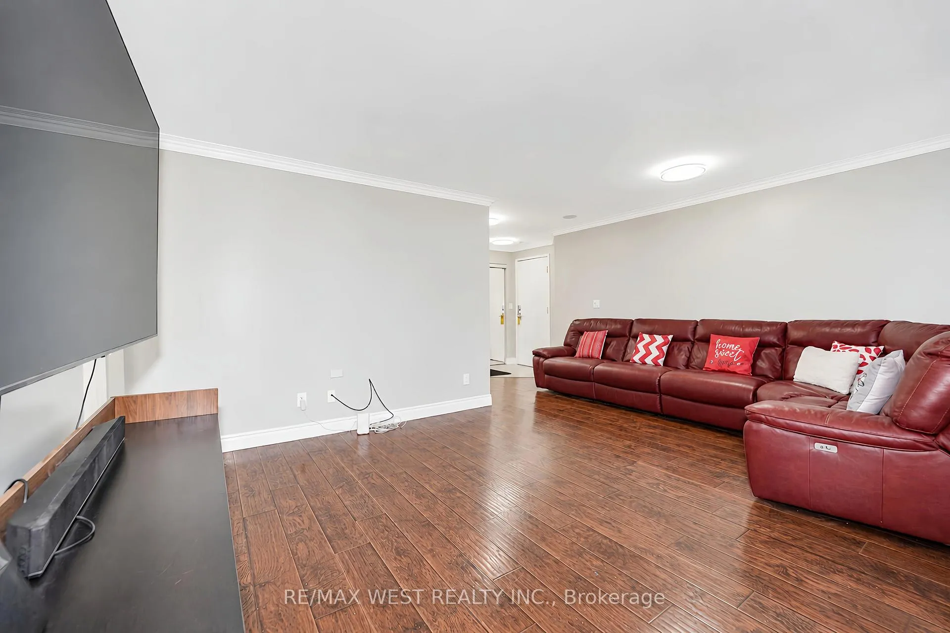 Photo 4 of Unit 326, 68 Corporate Drive, Scarborough, Woburn — HOMEH