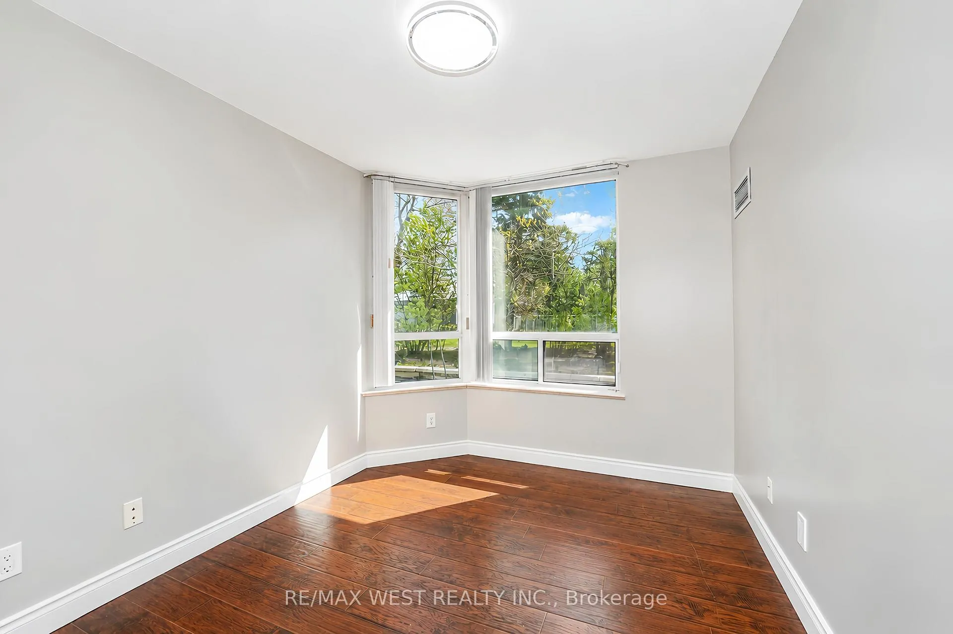 Photo 8 of Unit 326, 68 Corporate Drive, Scarborough, Woburn — HOMEH